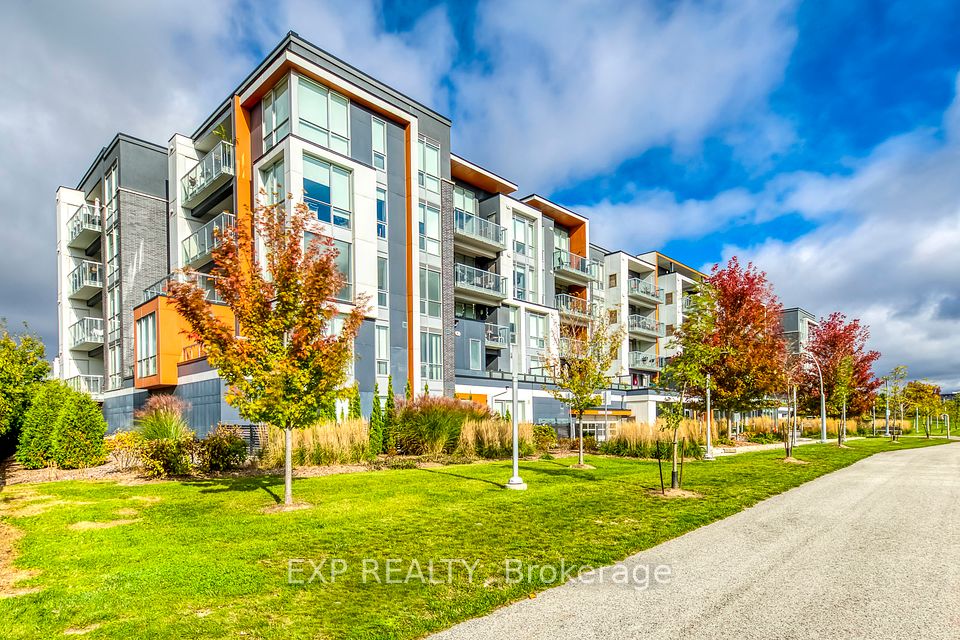 Property at #208 - 3028 Creekshore Common, Oakville, ON M2N 6K8