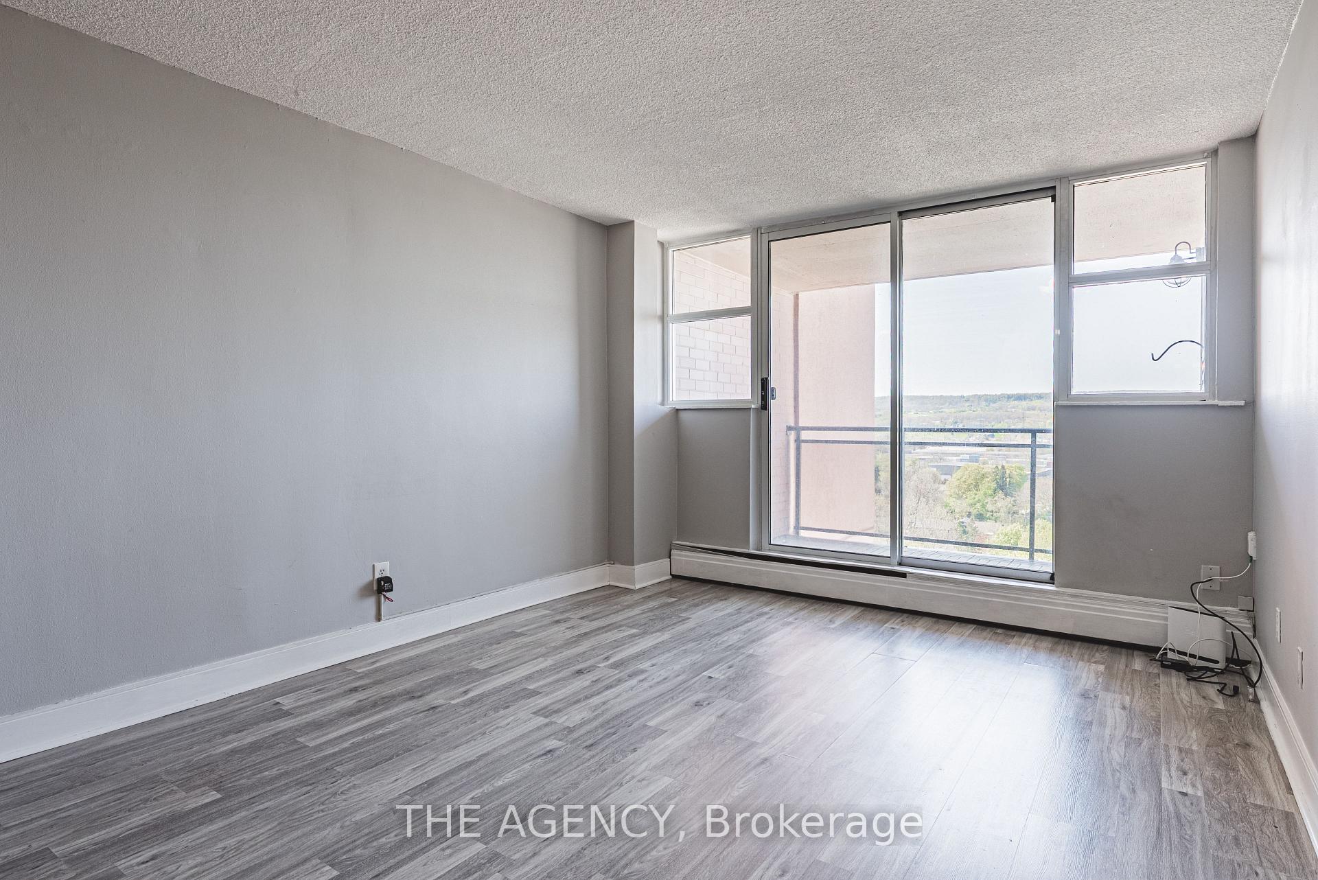 1 Bedroom Condo at 975 Warwick, Burlington For sale
