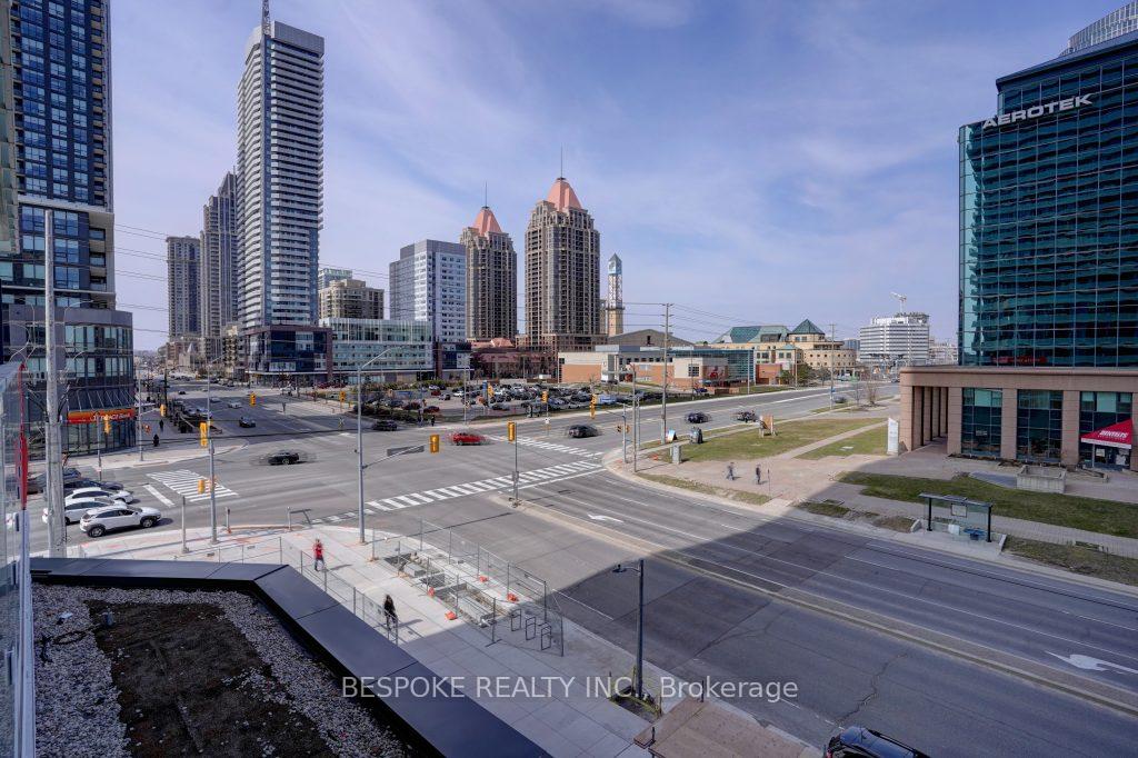 2 Bedrooms Condo at 3900 Confederation, Mississauga For sale