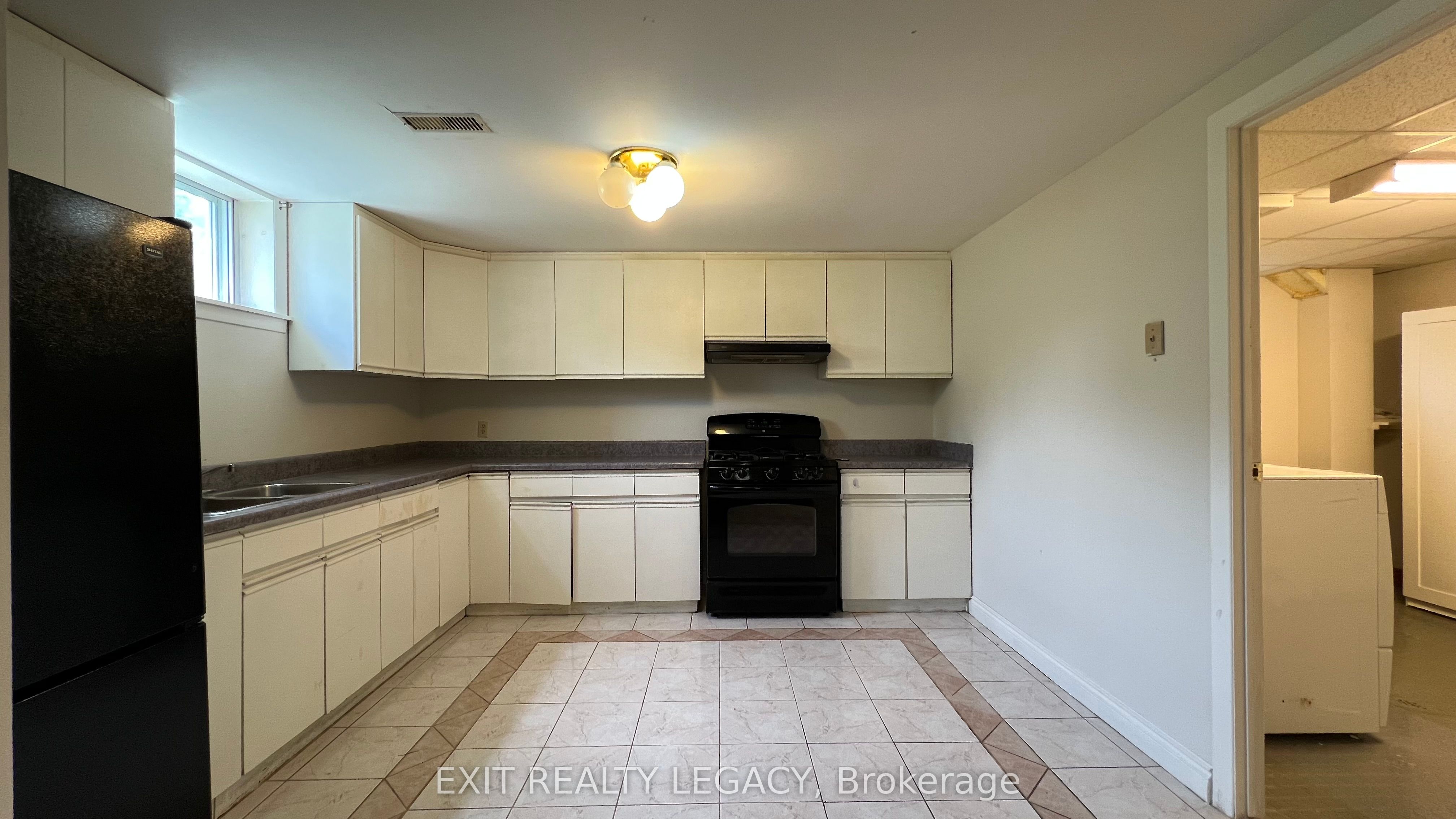 89 Bond Crescent