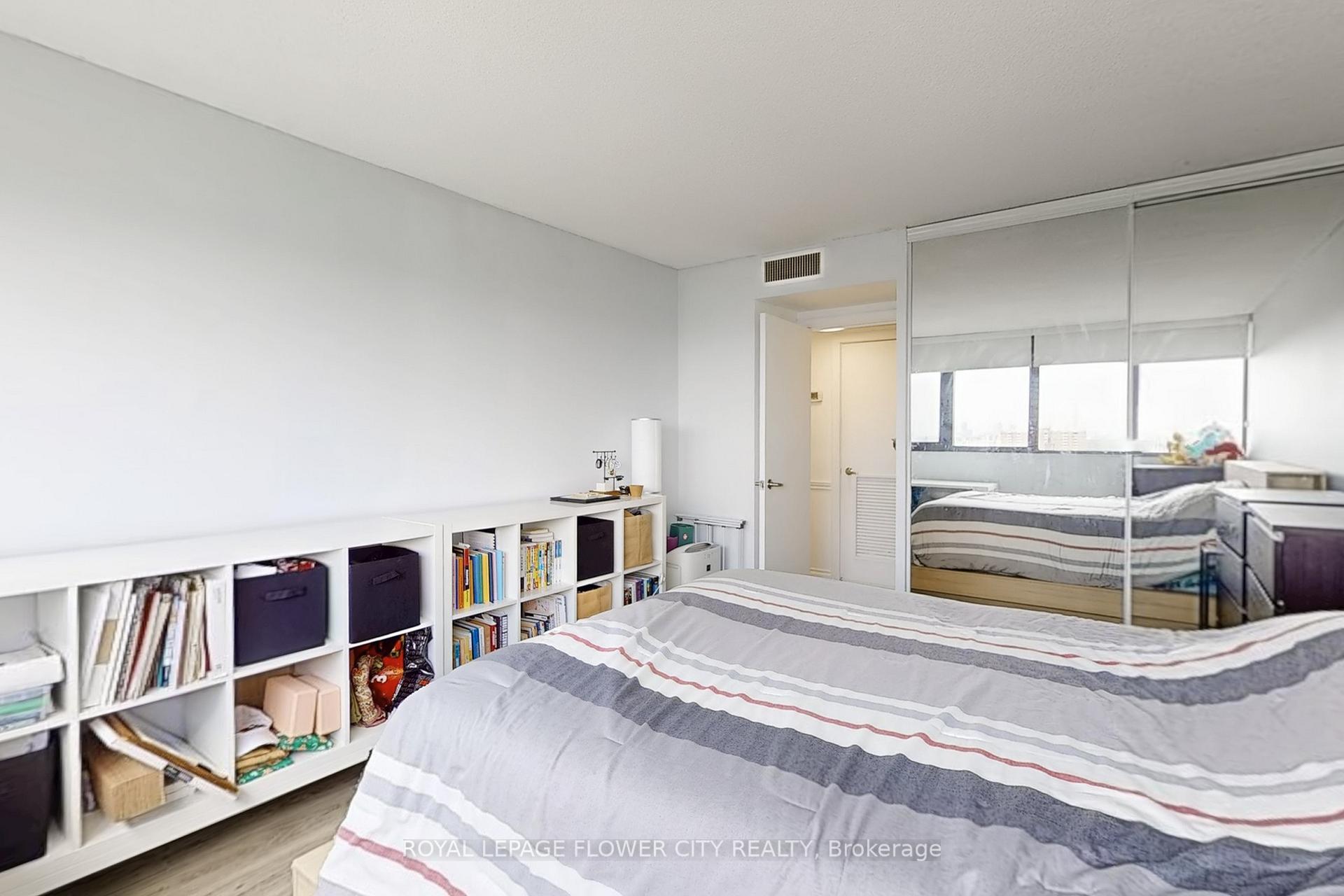 1 Bedroom Condo at 1333 Bloor, Mississauga For sale