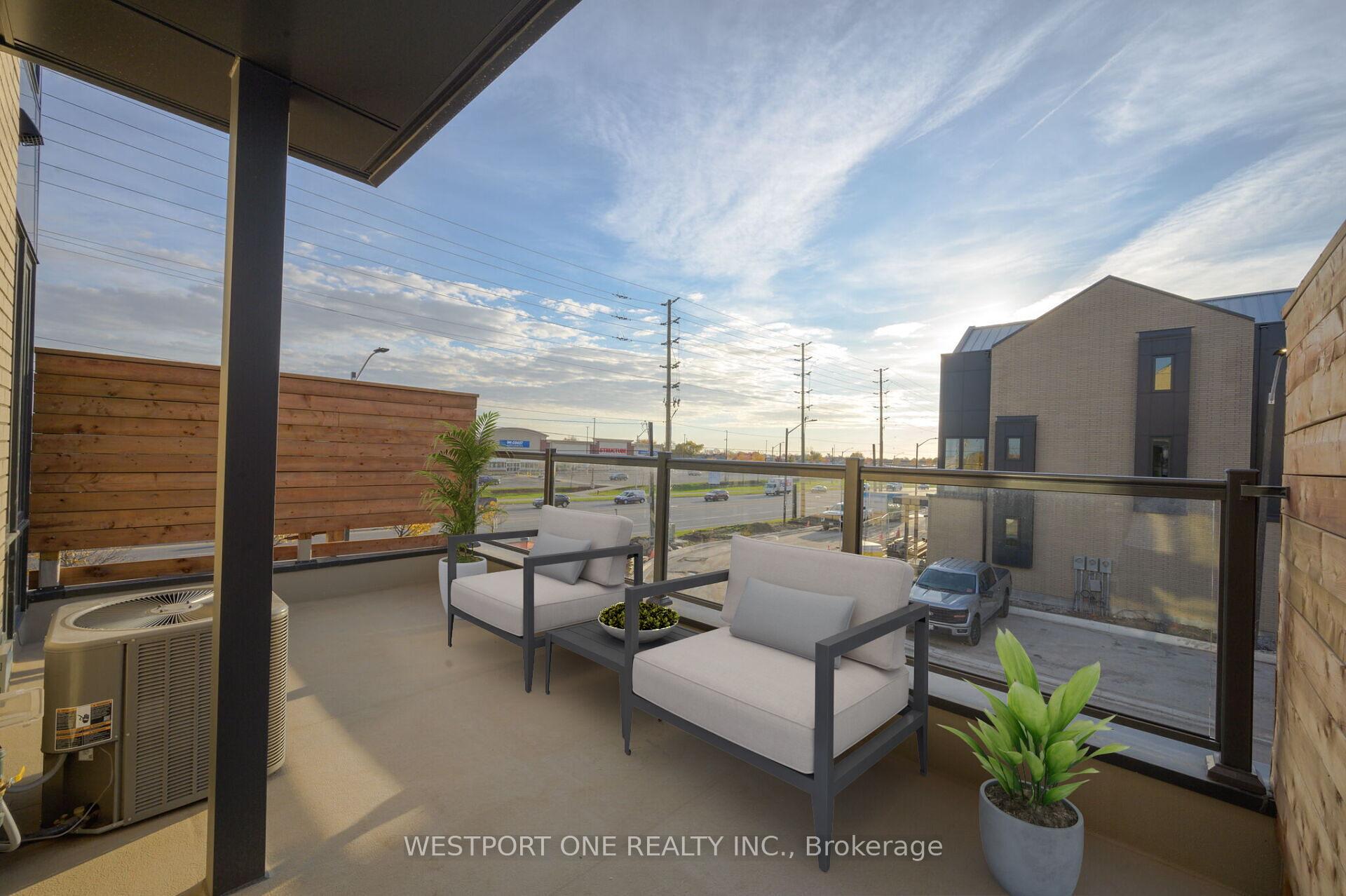 4 Bedrooms Condo at 2273 Turnberry, Burlington For sale