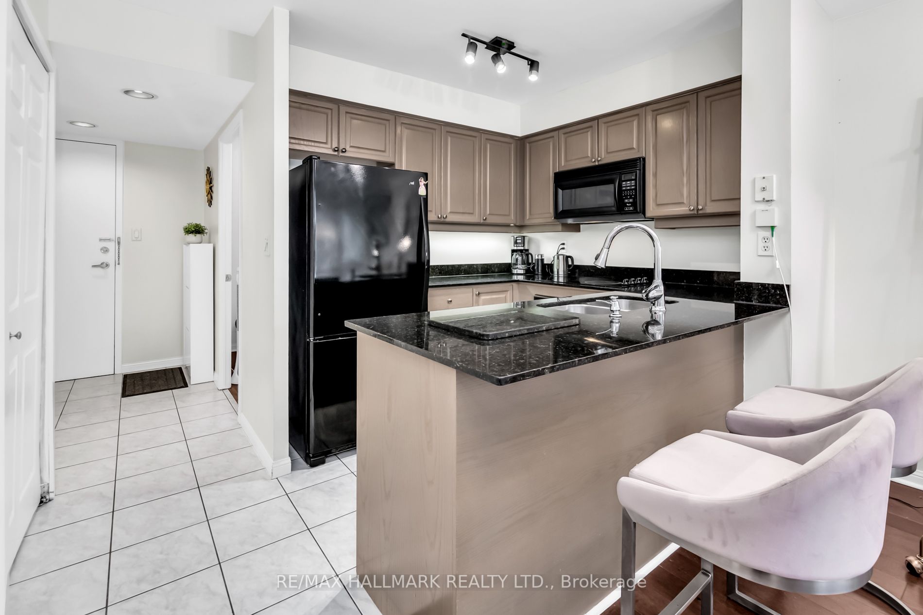 188 Redpath Avenue, #207