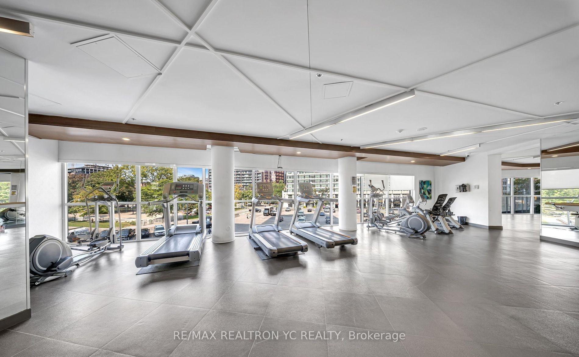 2 Bedrooms Condo at 352 Front, Toronto For sale