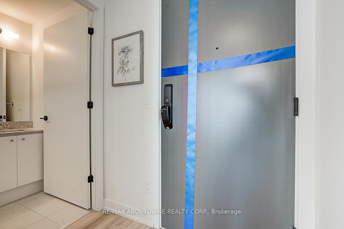 1 Bedroom Condo at 335 Wheat Boom,  Oakville For sale