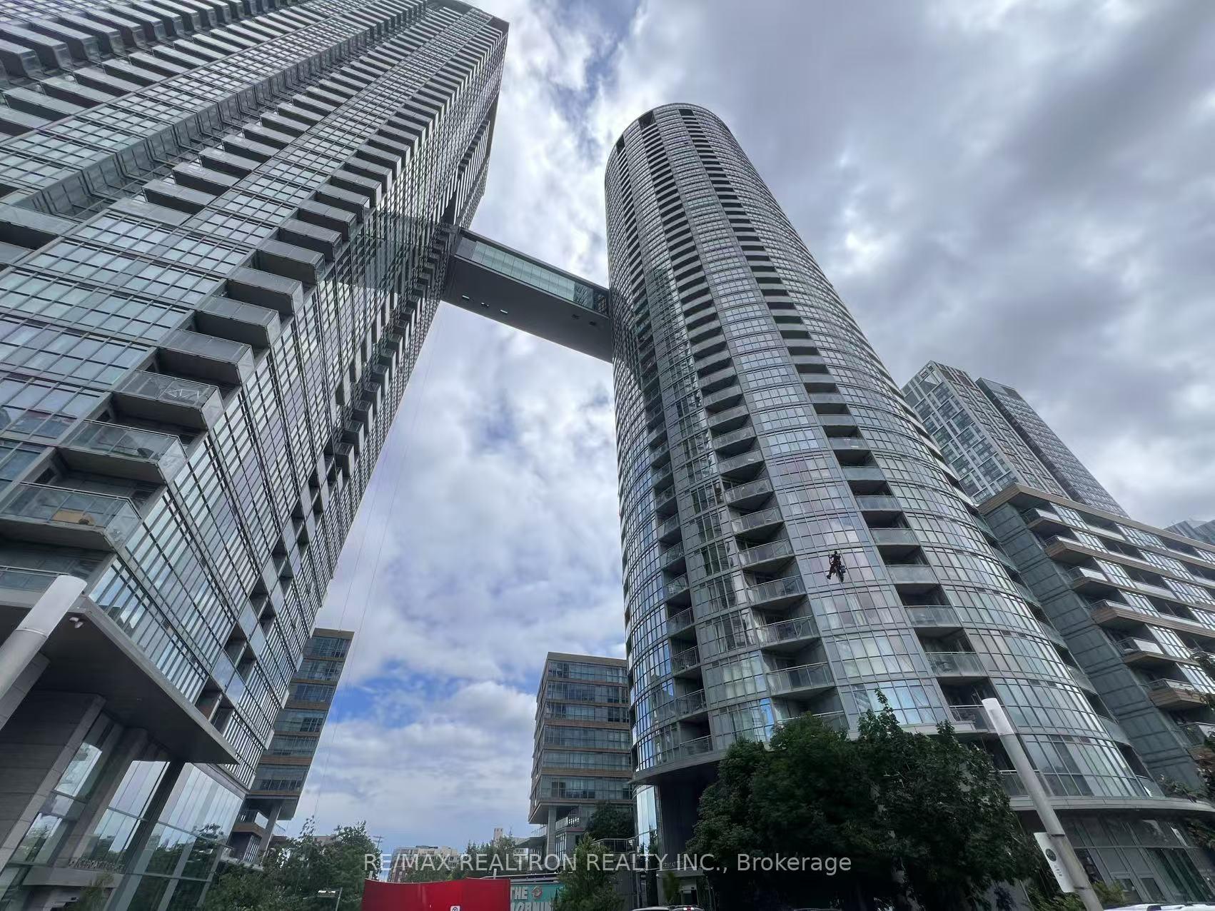 1 Bedroom Condo at 21 Iceboat, Toronto For sale