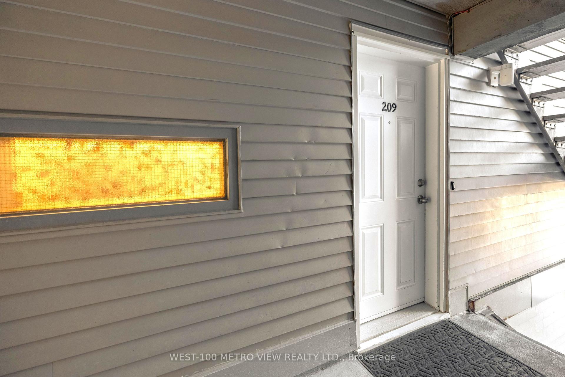 1 Bedroom Condo at 2040 Cleaver,  Burlington For sale
