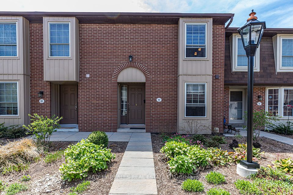 3035 Glencrest