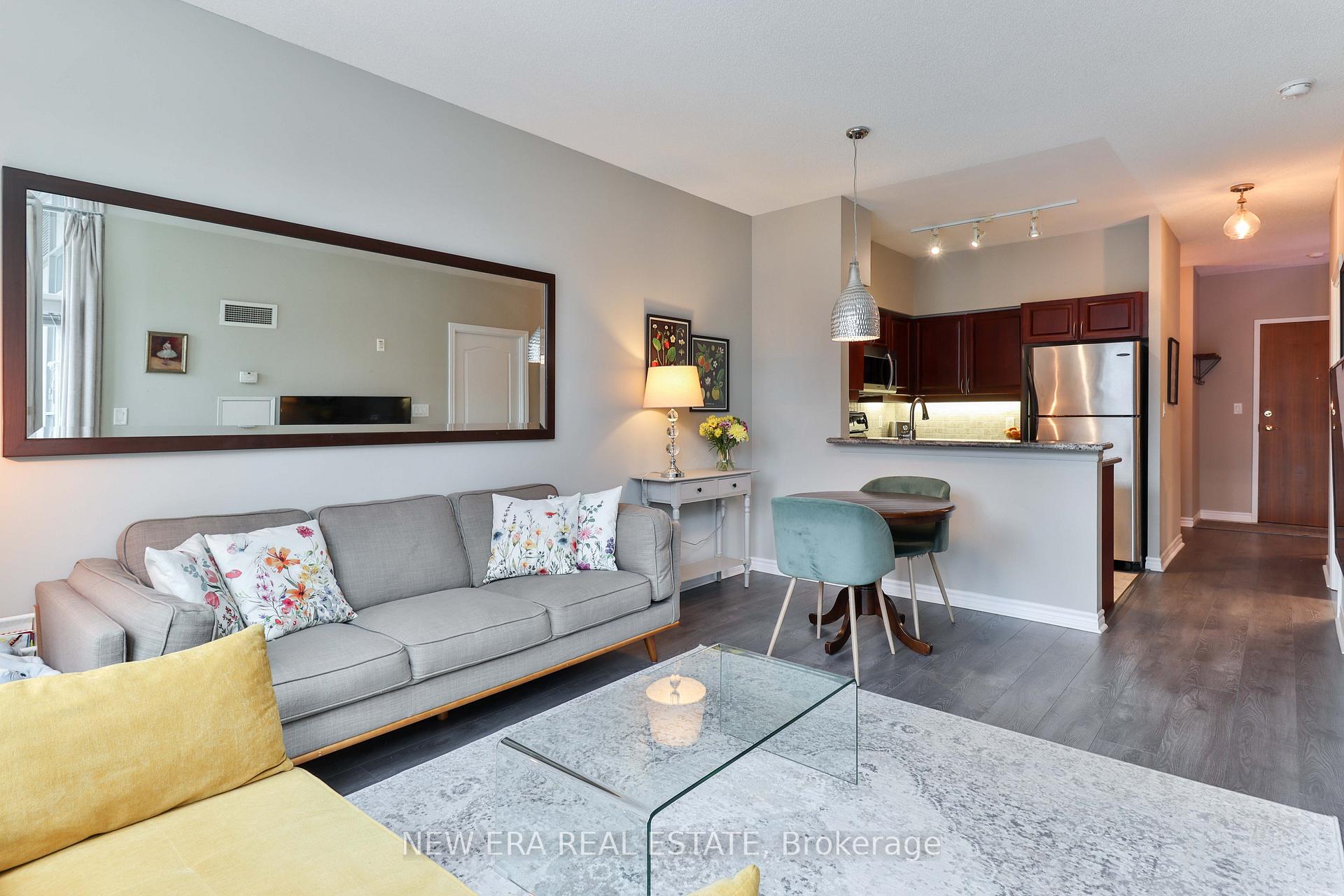2 Bedrooms Condo at 3830 Bathurst,  Toronto For sale