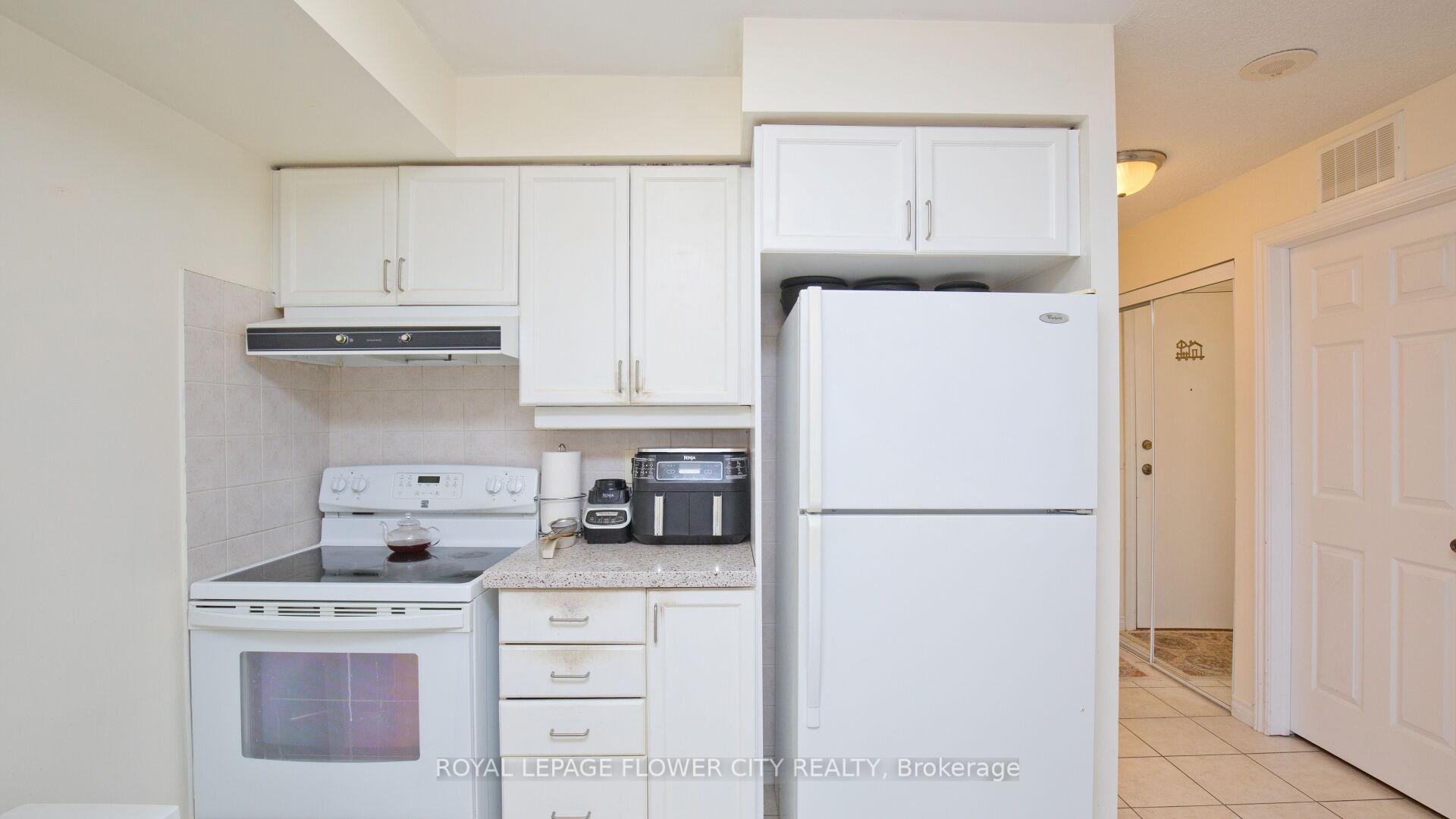 2 Bedrooms Condo at 700 Humberwood, Toronto For sale