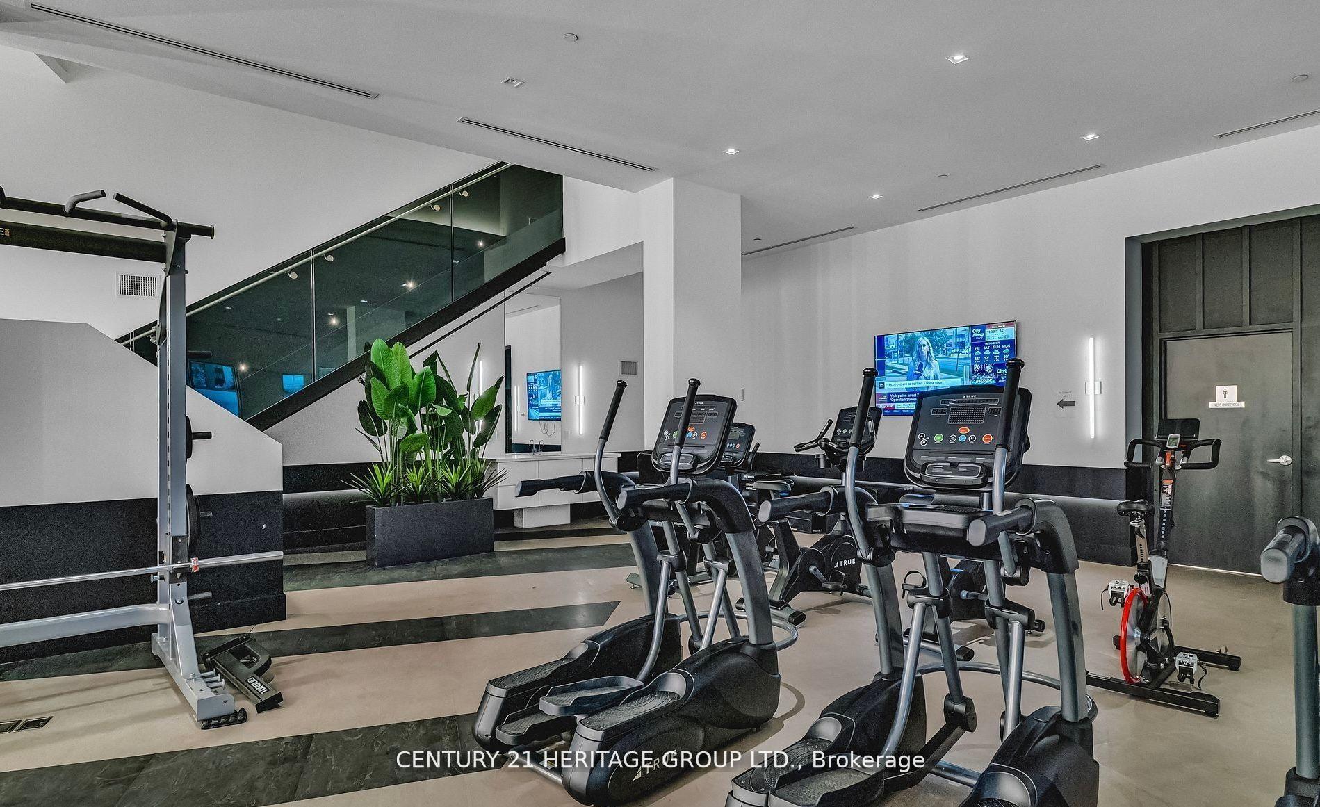 2 Bedrooms Condo at 2916 Highway 7, Vaughan For sale