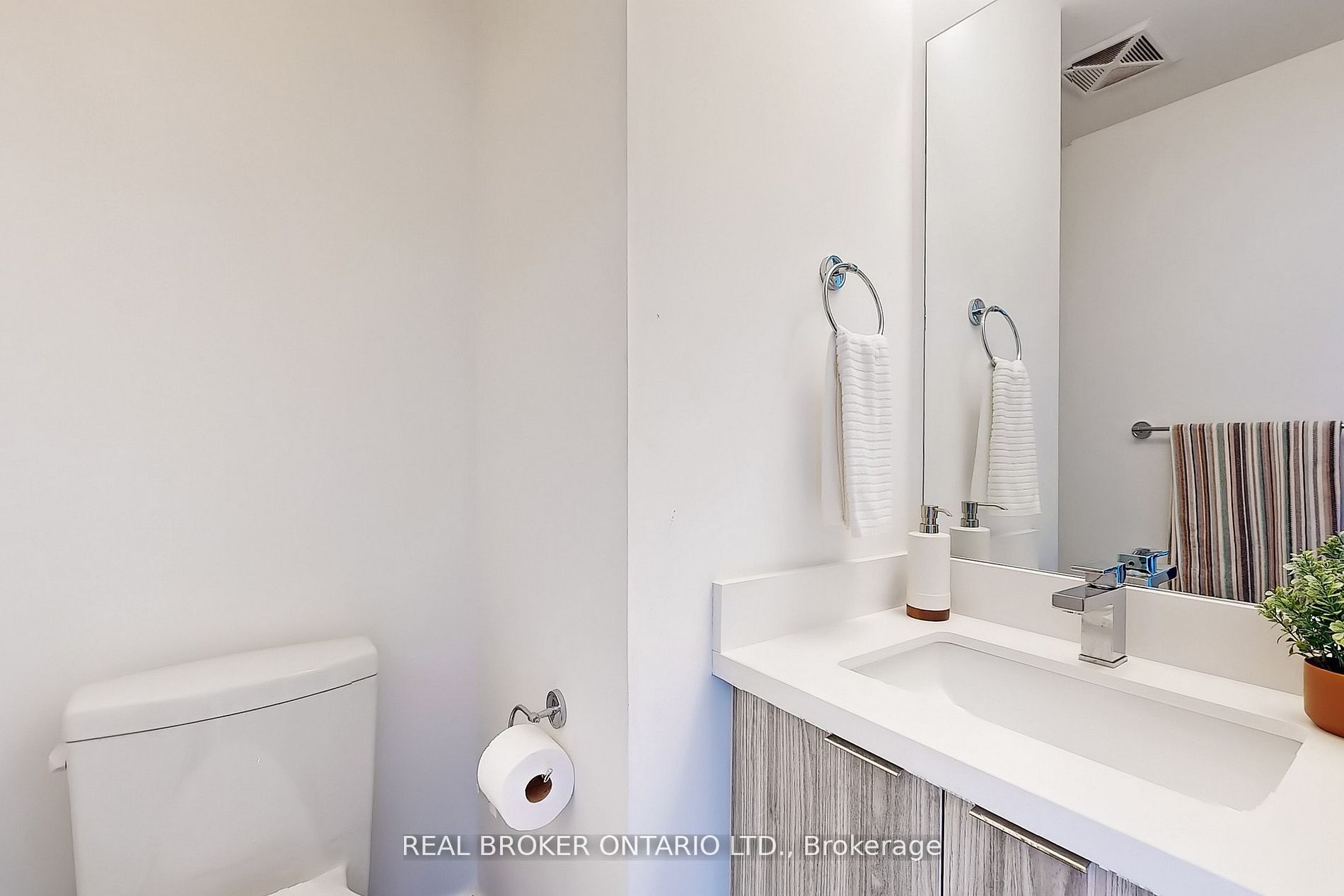 2908 Highway 7 Road, #3204