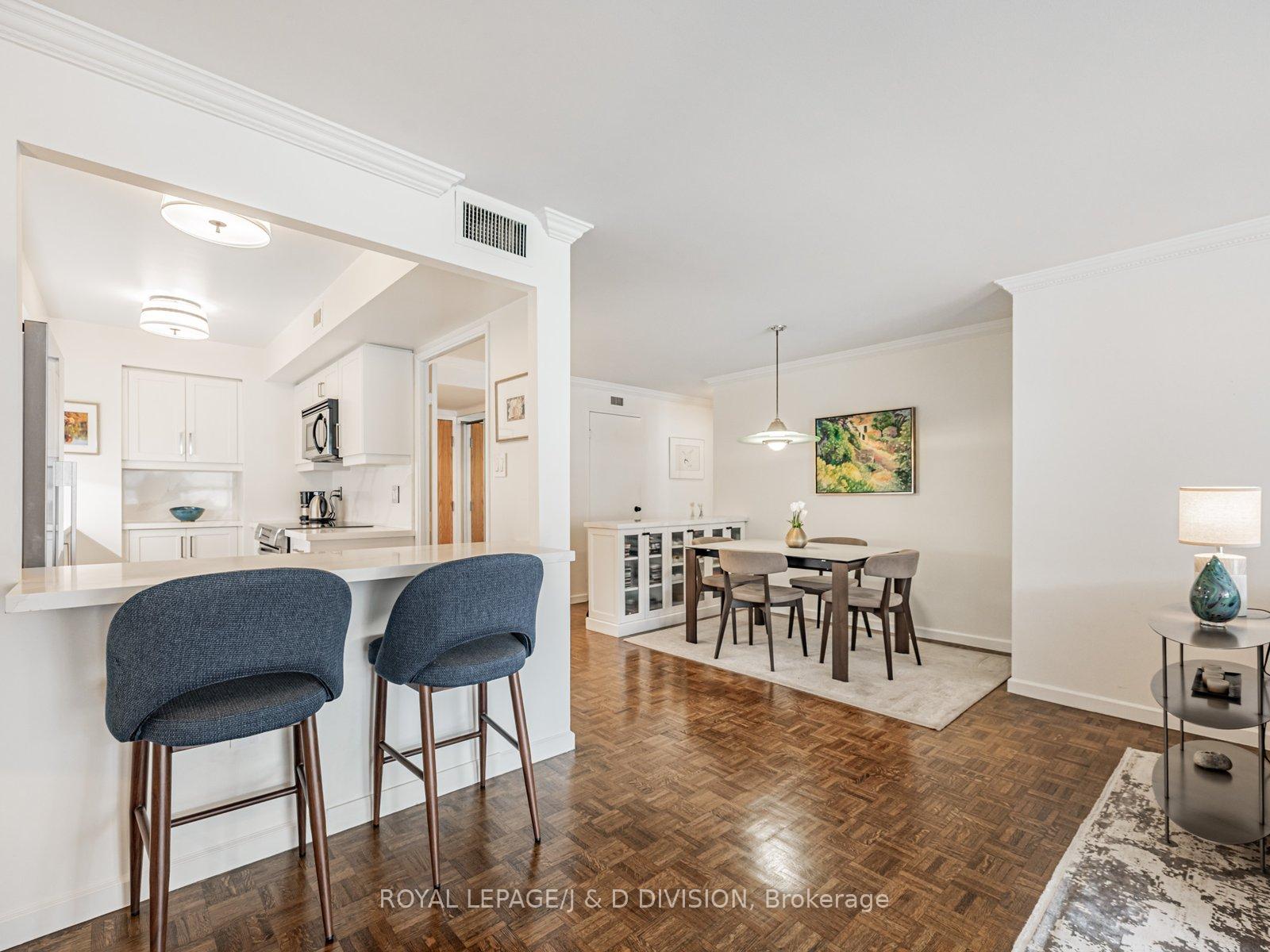2 Bedrooms Condo at 80 Front,  Toronto For sale