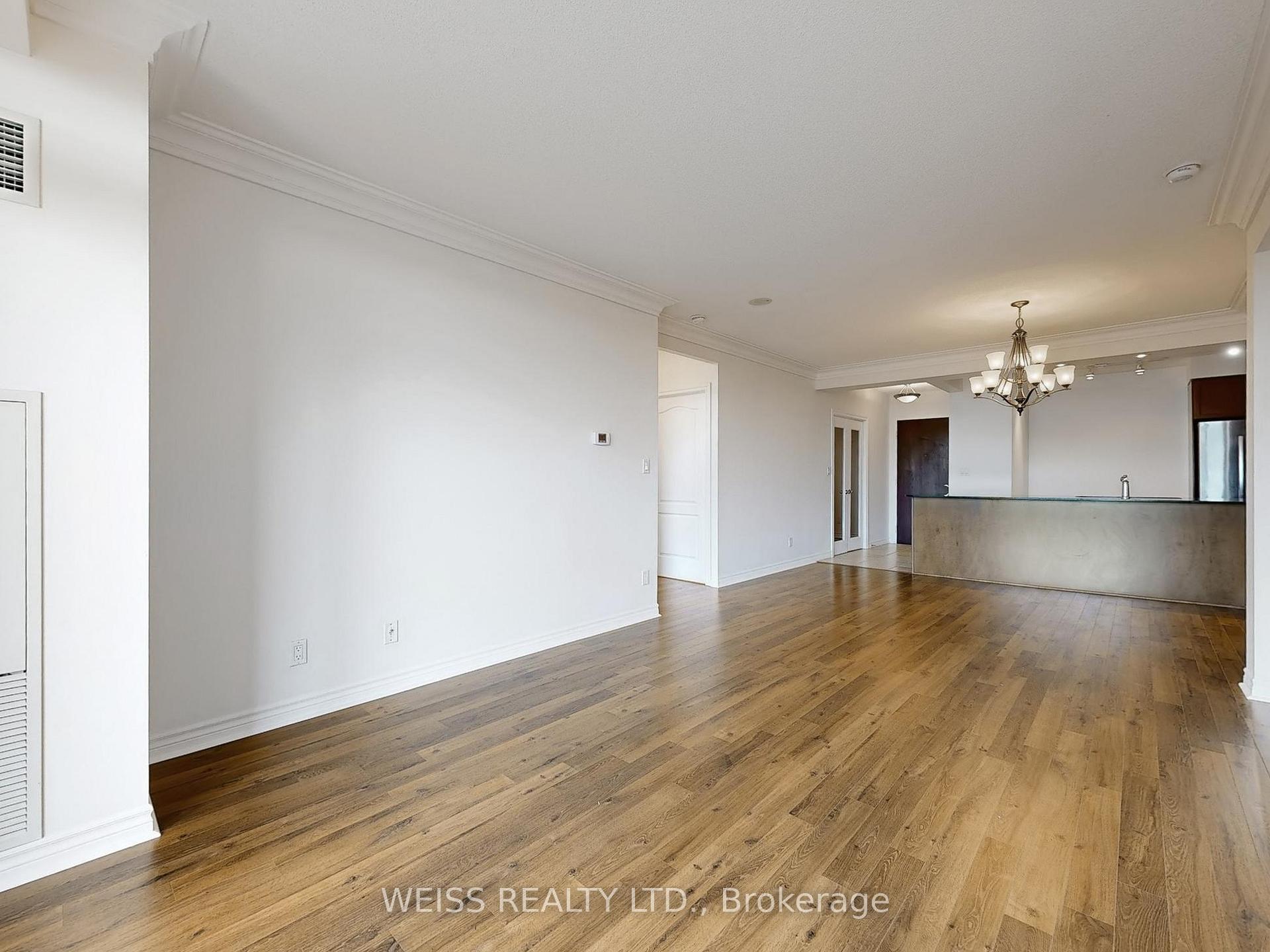3 Bedrooms Condo at 88 Promenade, Vaughan For sale