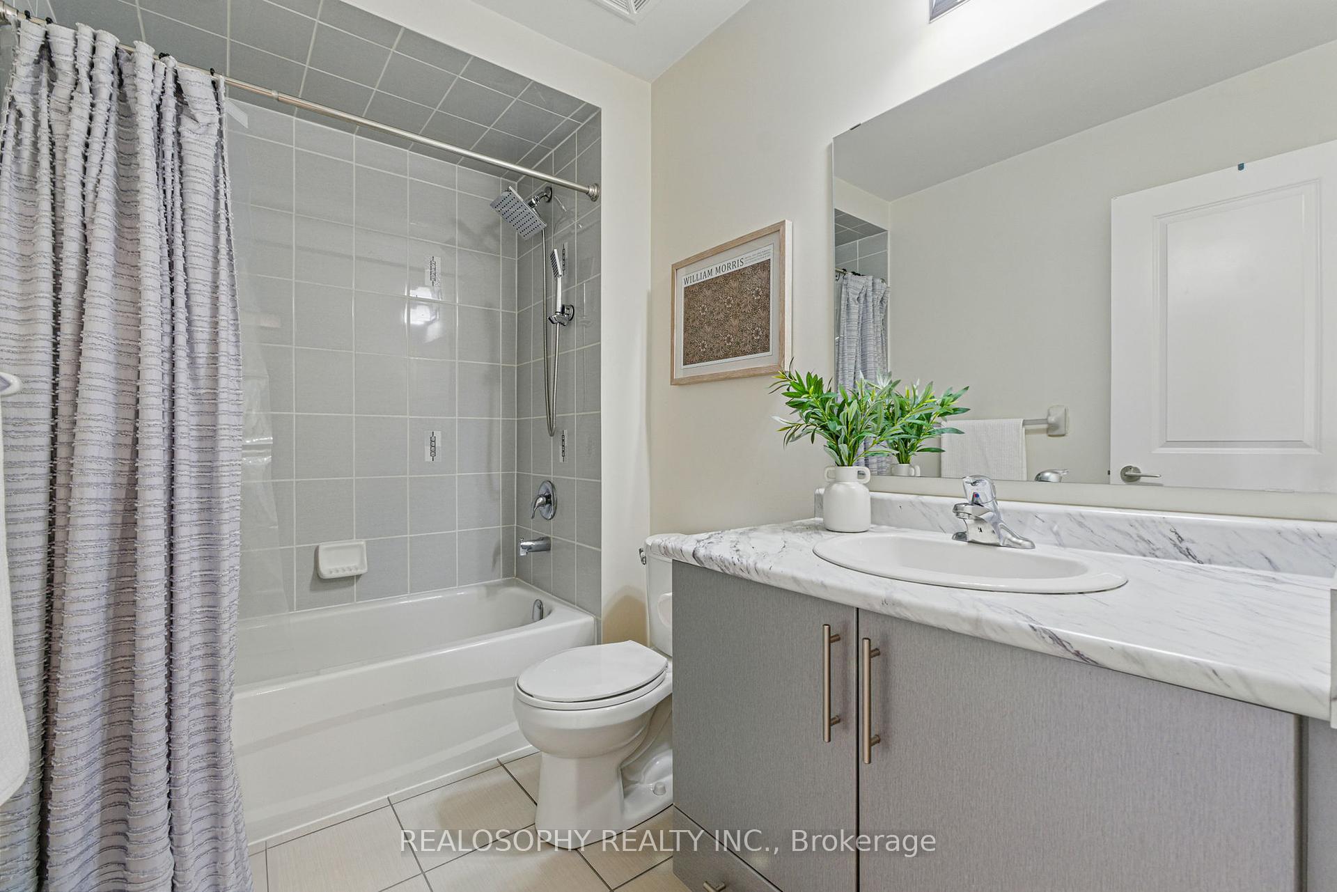 2 Bedrooms Condo at 2333 Sawgrass, Oakville For sale