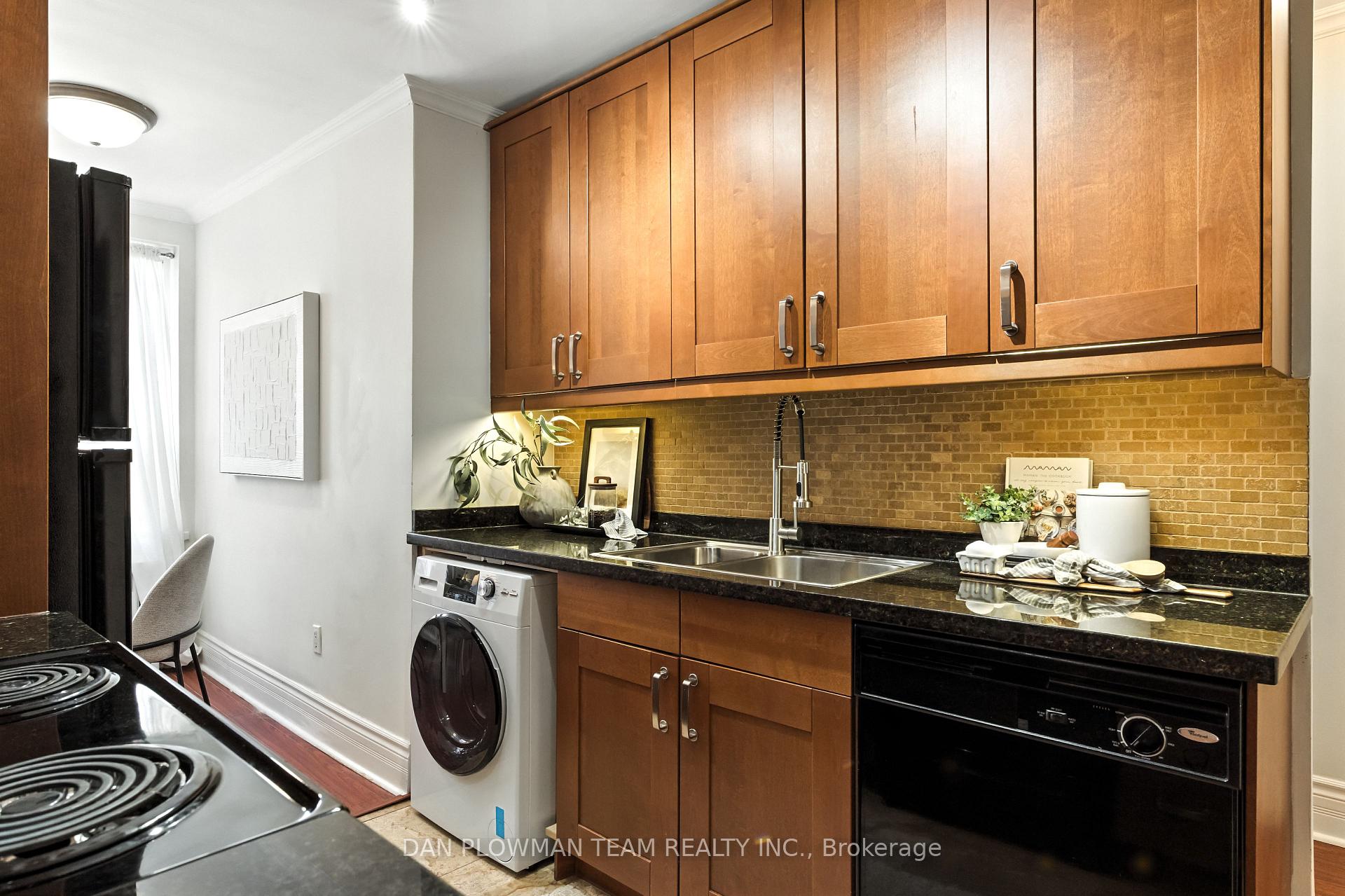 1 Bedroom Co-op at 2550 Bathurst, Toronto For sale