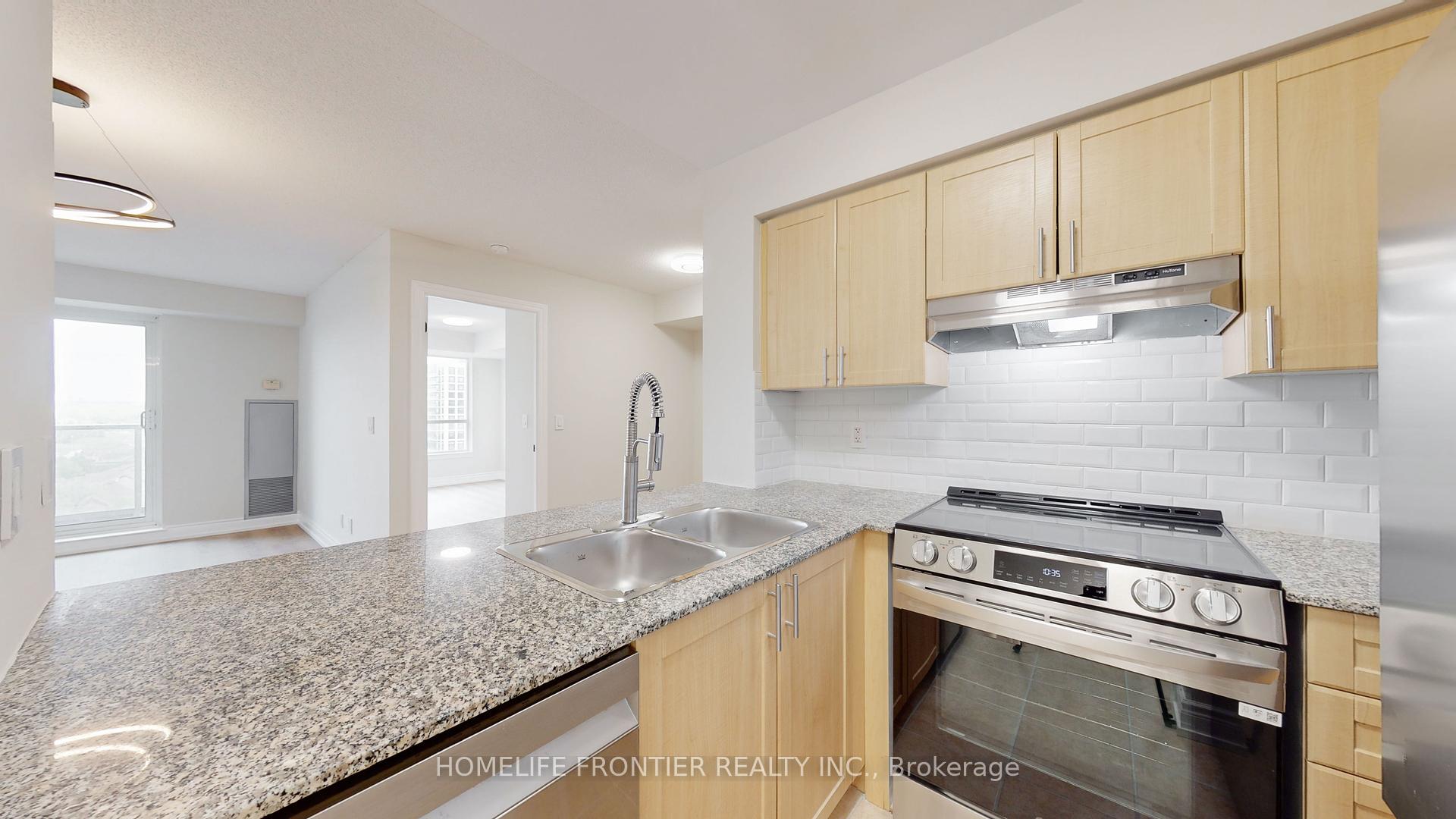 2 Bedrooms Condo at 7 North Park, Vaughan For sale