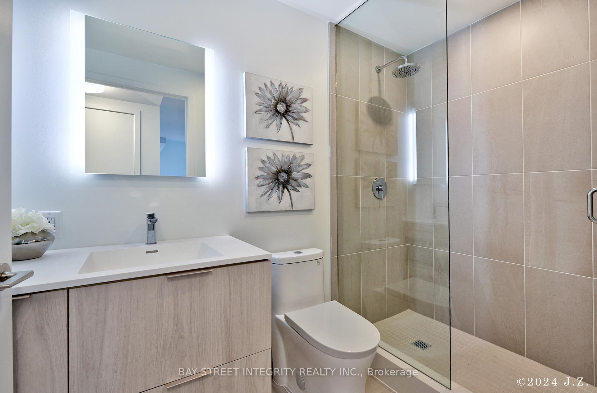 3 Bedrooms Condo at 185 Alberta, Toronto For sale