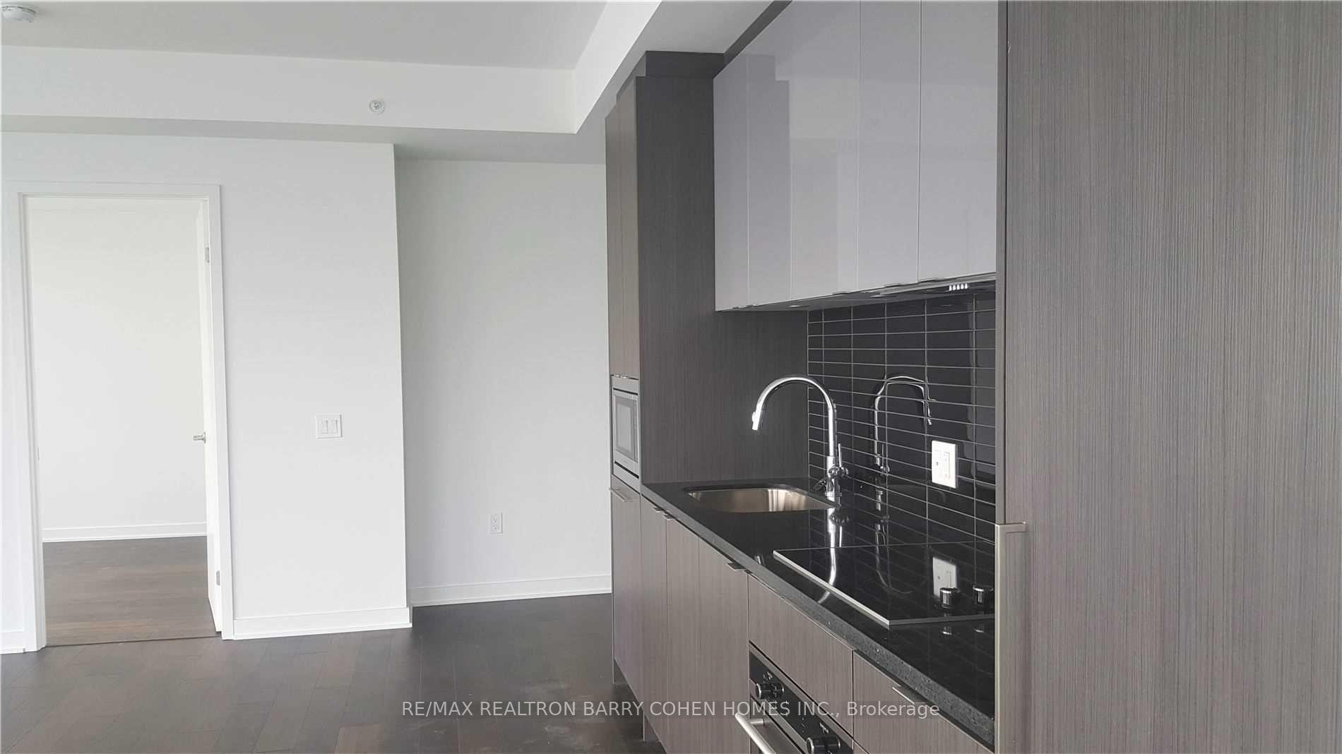 3 Bedrooms Condo at 115 Blue Jays, Toronto For sale