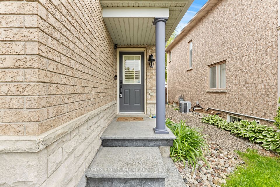 4802 Thomas Alton Boulevard, Burlington, ON L7M 0J5