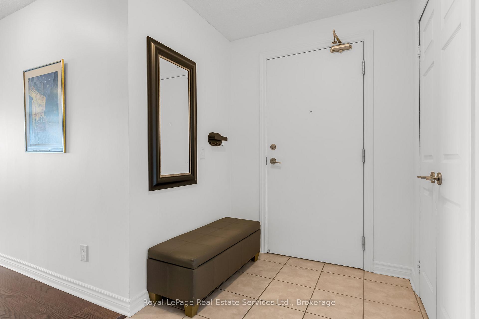 2 Bedrooms Condo at 2391 Central Park, Oakville For sale