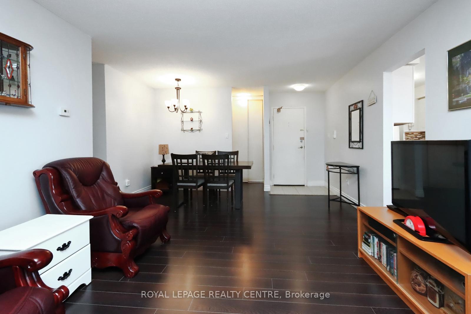 3 Bedrooms Condo at 2866 Battleford, Mississauga For sale