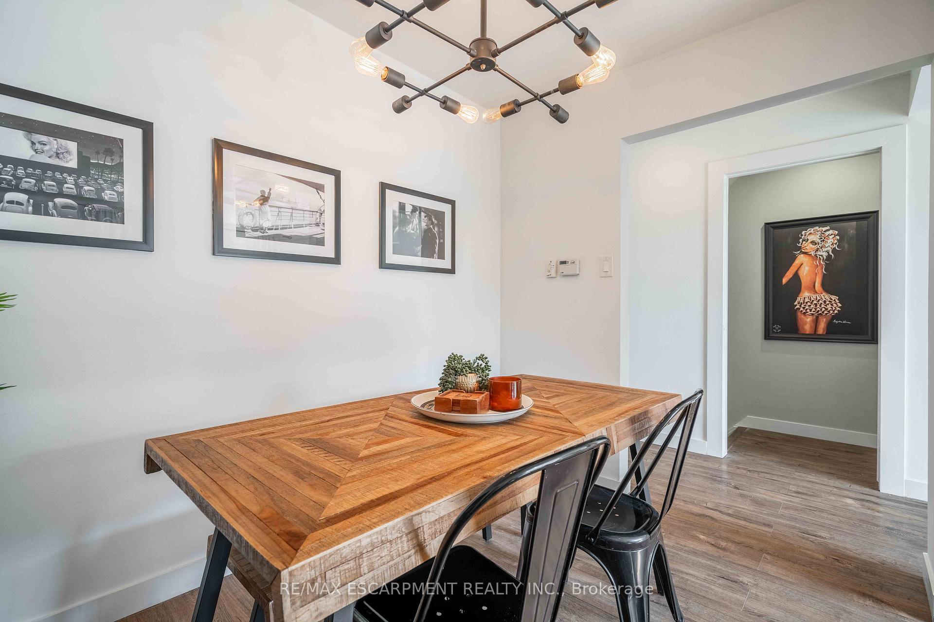 3 Bedrooms Condo at 1190 Upper Ottawa, Hamilton For sale