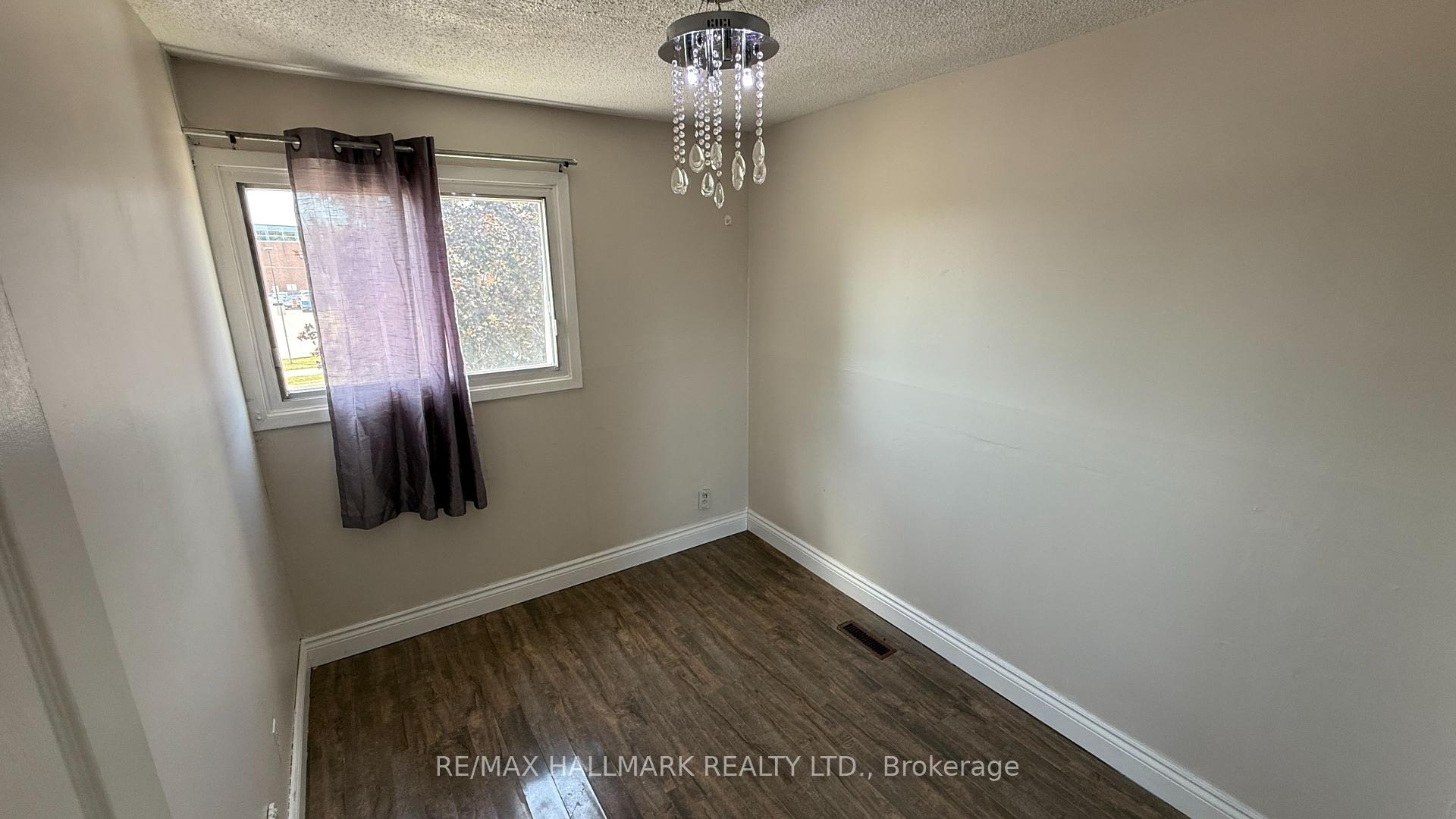 4 Bedrooms Condo at 3600 Morning Star, Mississauga For sale