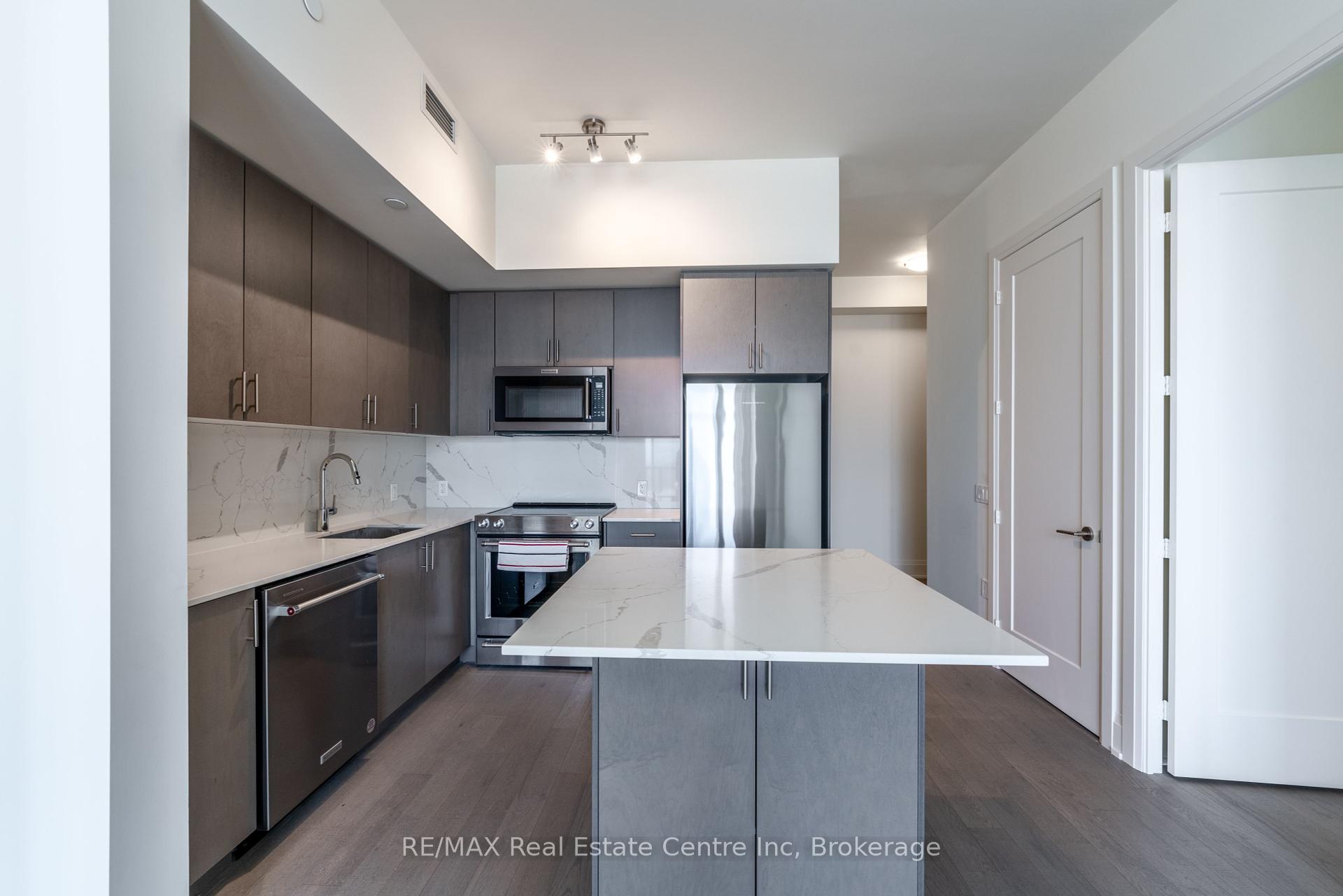 2 Bedrooms Condo at 9000 Jane, Vaughan For sale