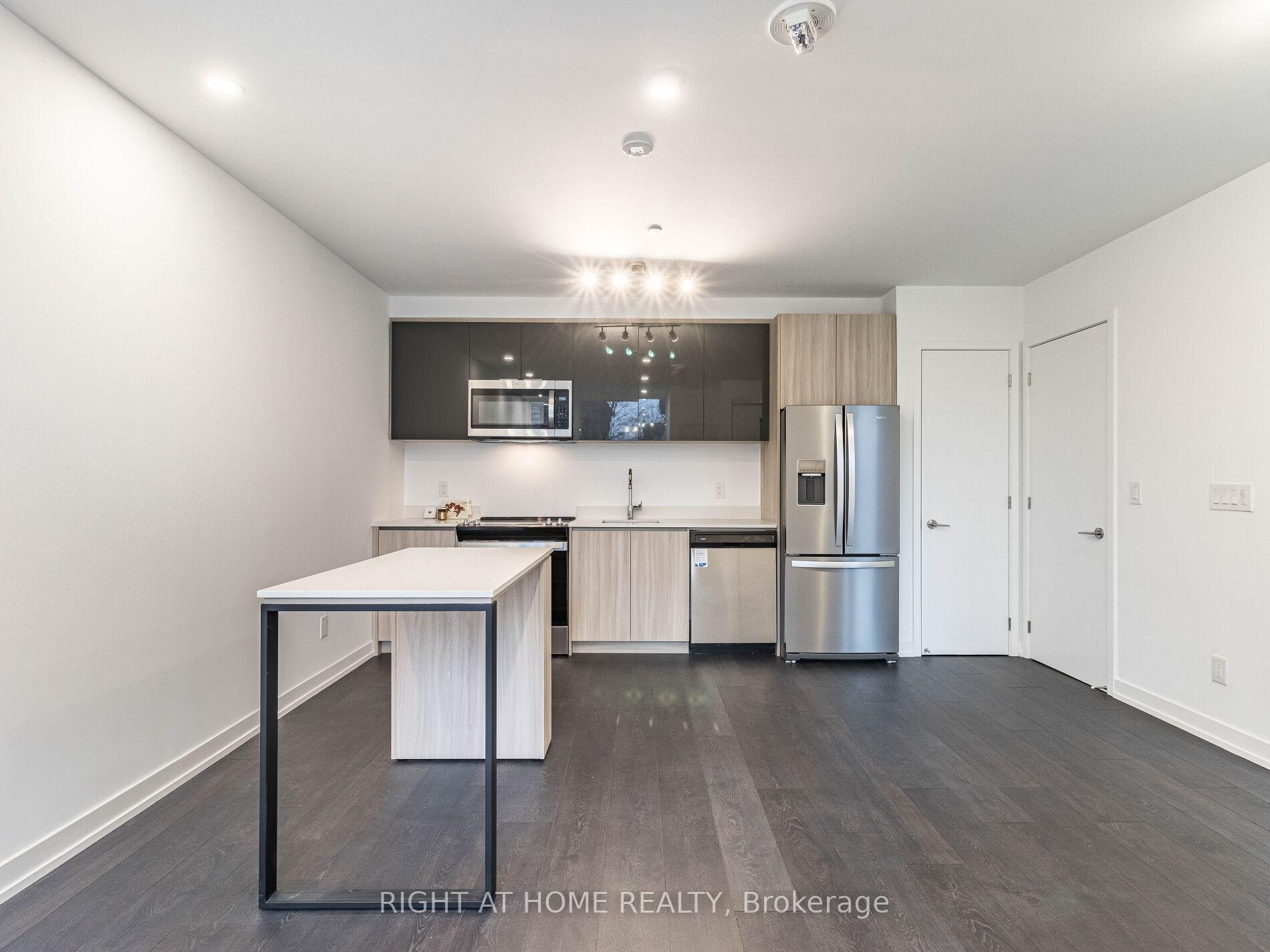 2 Bedrooms Condo at 5 maryport, Toronto For sale