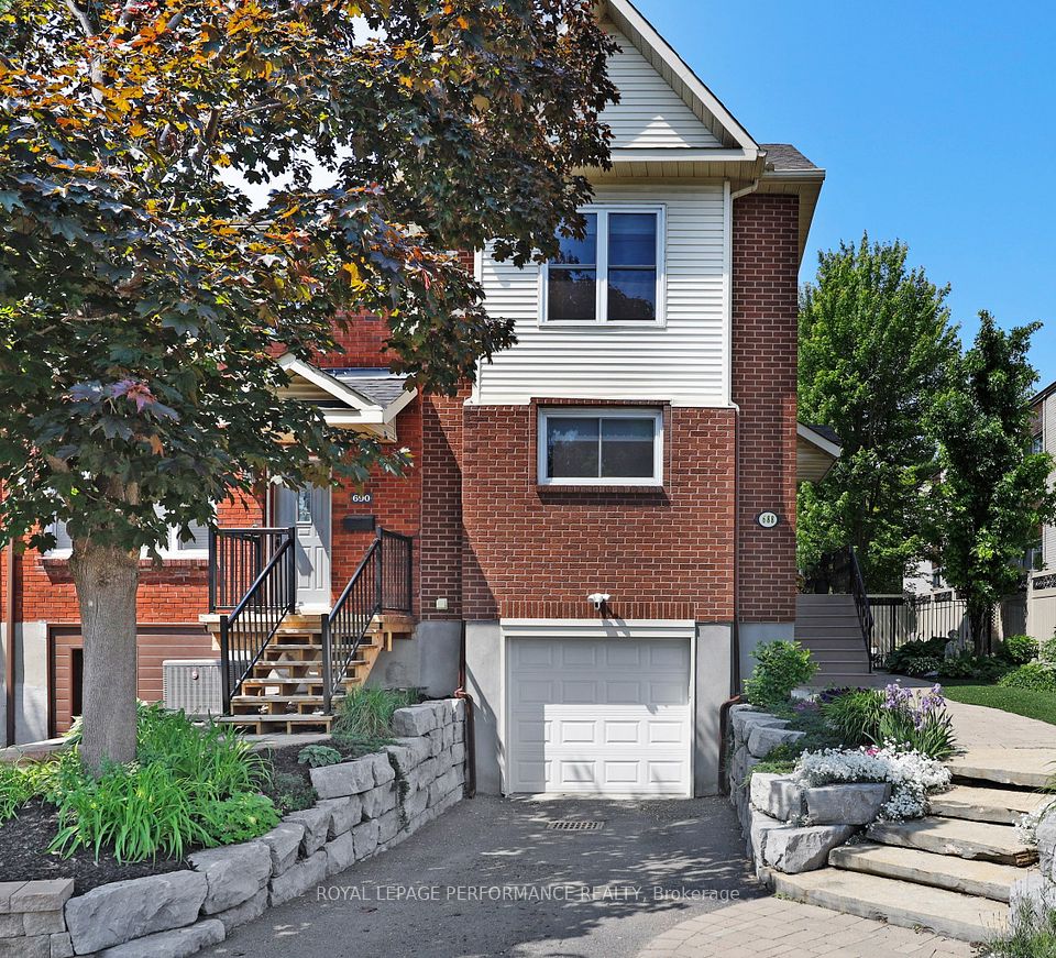 688 Tweedsmuir