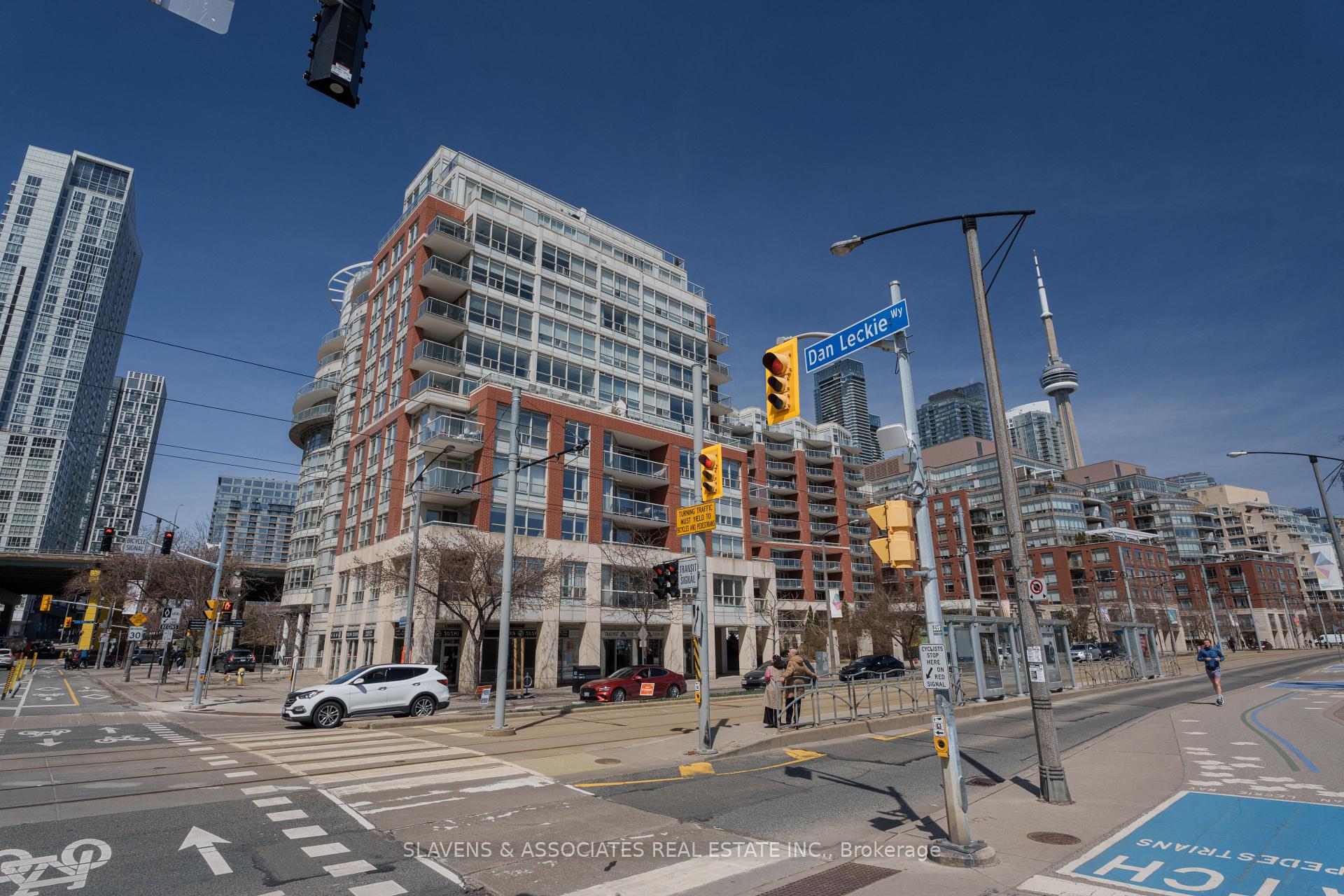 2 Bedrooms Condo at 550 Queens,  Toronto For sale