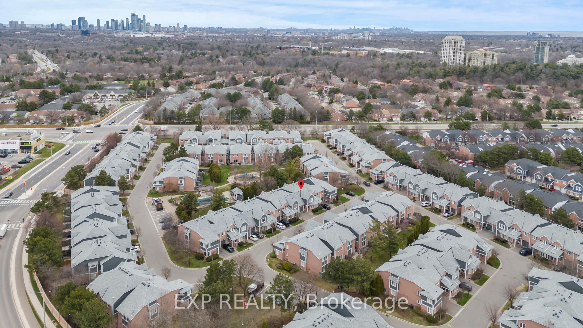 3 Bedrooms Condo at 2205 South Millway,  Mississauga For sale