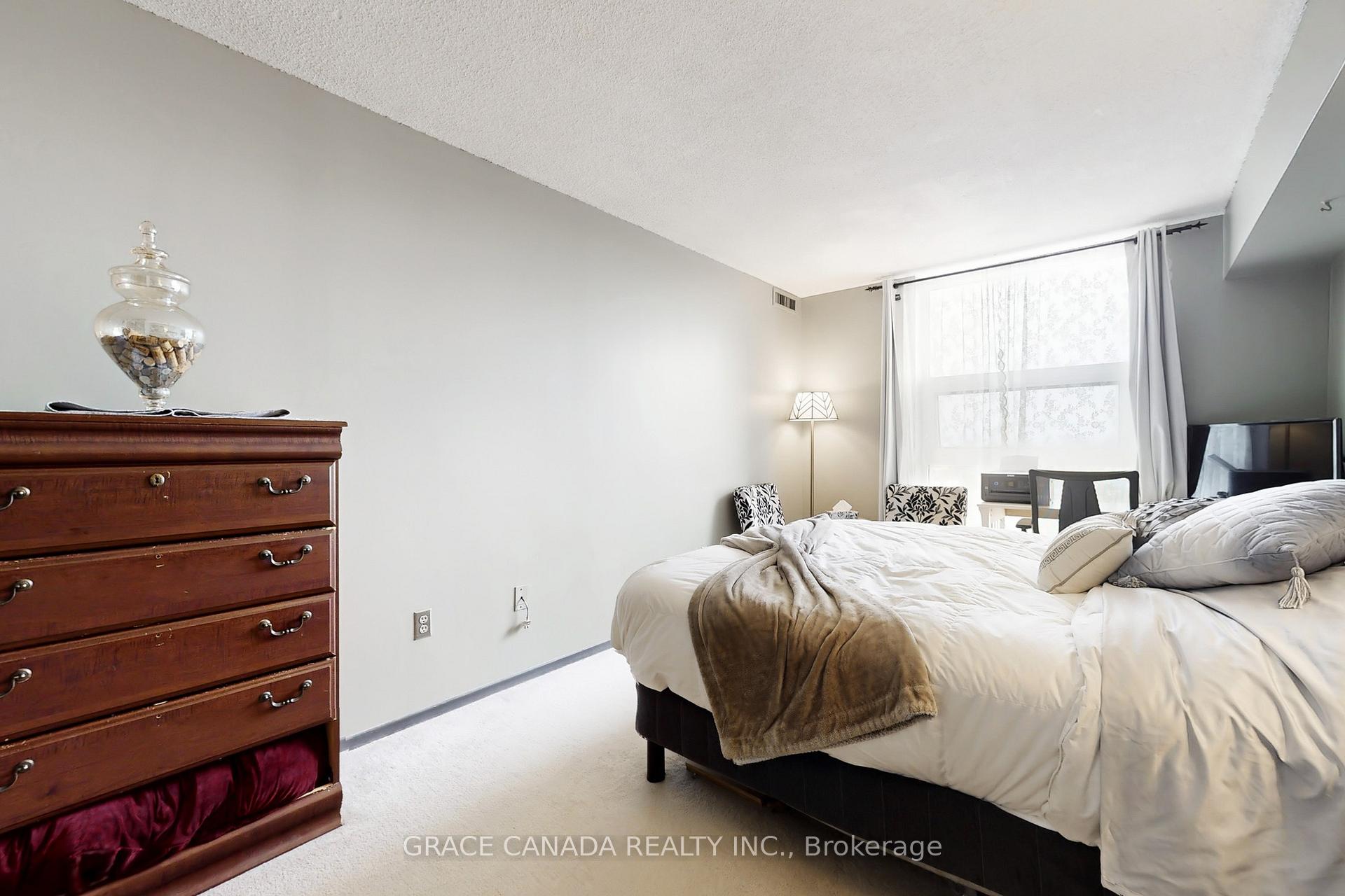 2 Bedrooms Condo at 10 Dean Park, Toronto For sale
