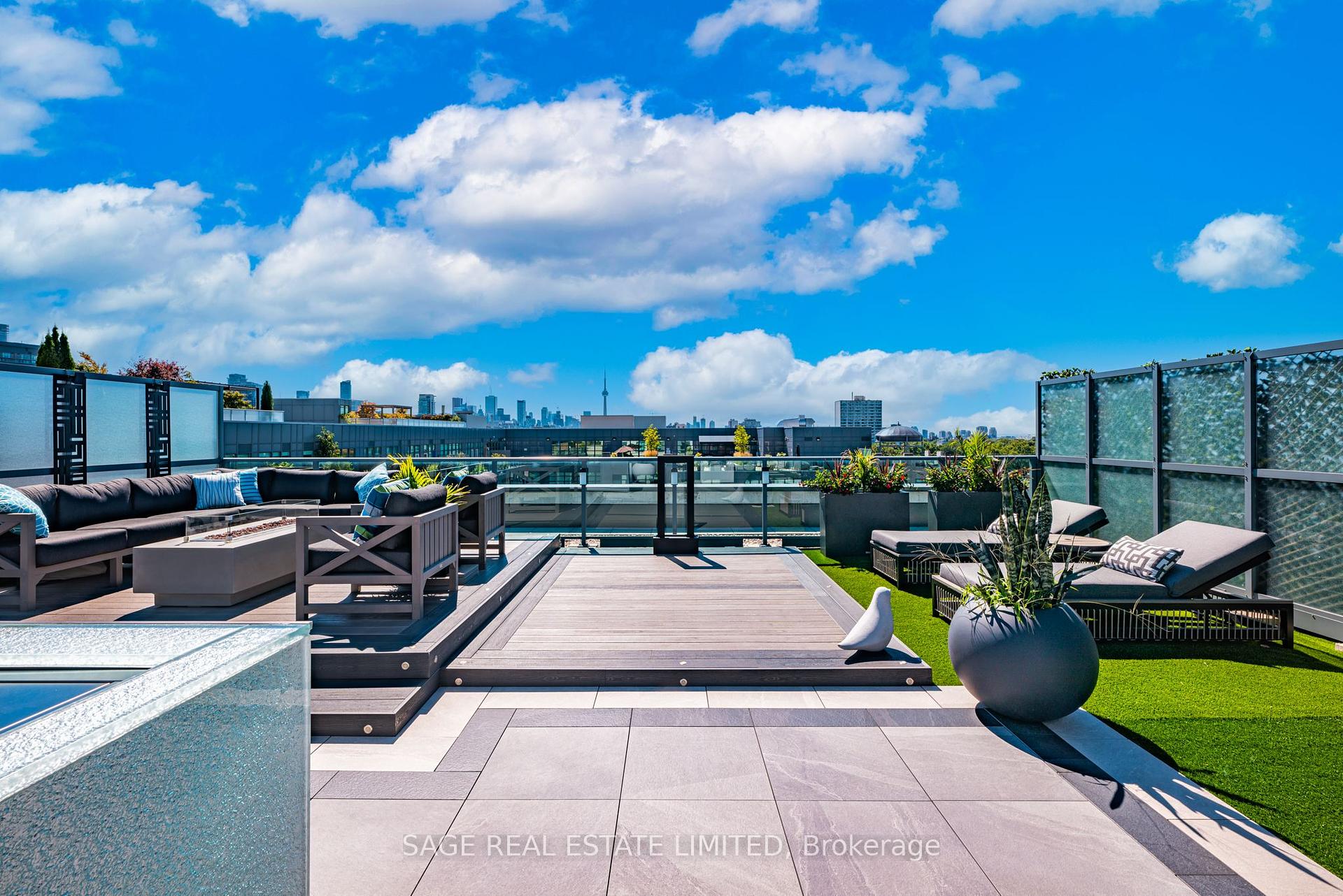 3 Bedrooms Condo at 377 Madison,  Toronto For sale
