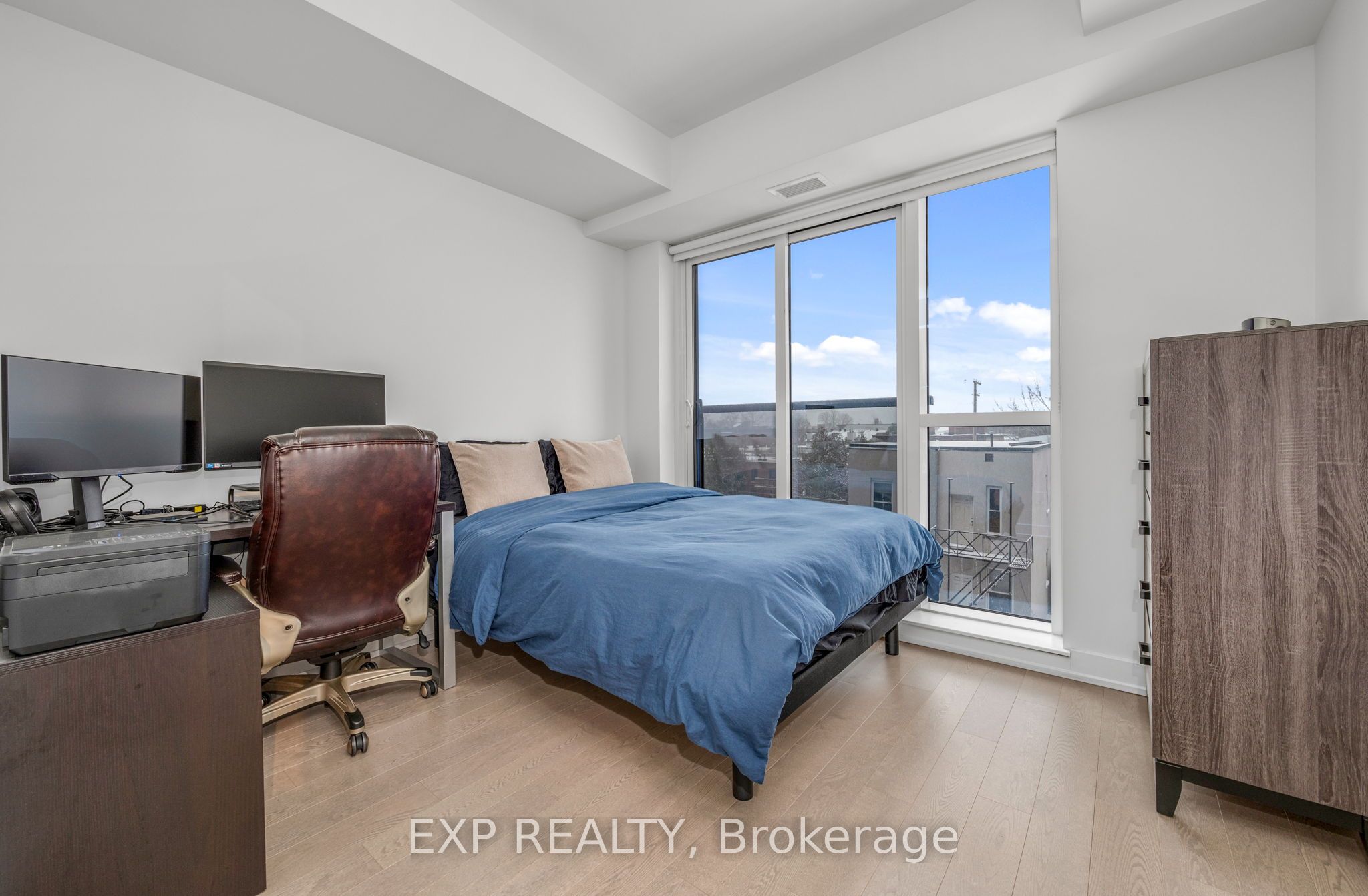 560 Rideau Street, #421