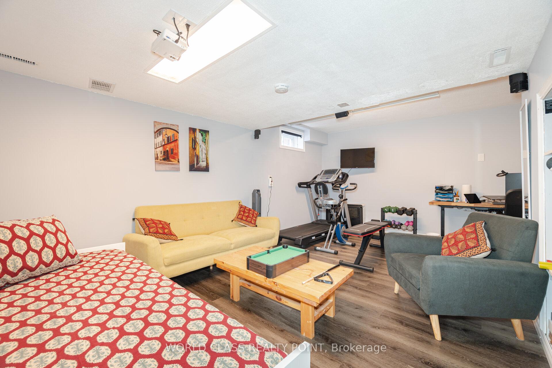 4 Bedrooms Condo at 525 Meadows, Mississauga For sale