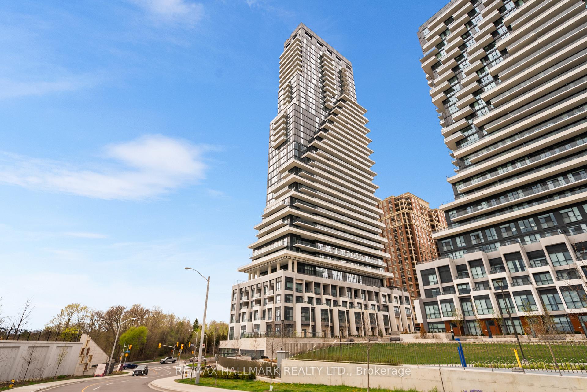 3 Bedrooms Condo at 10 Inn On The Park, Toronto For sale