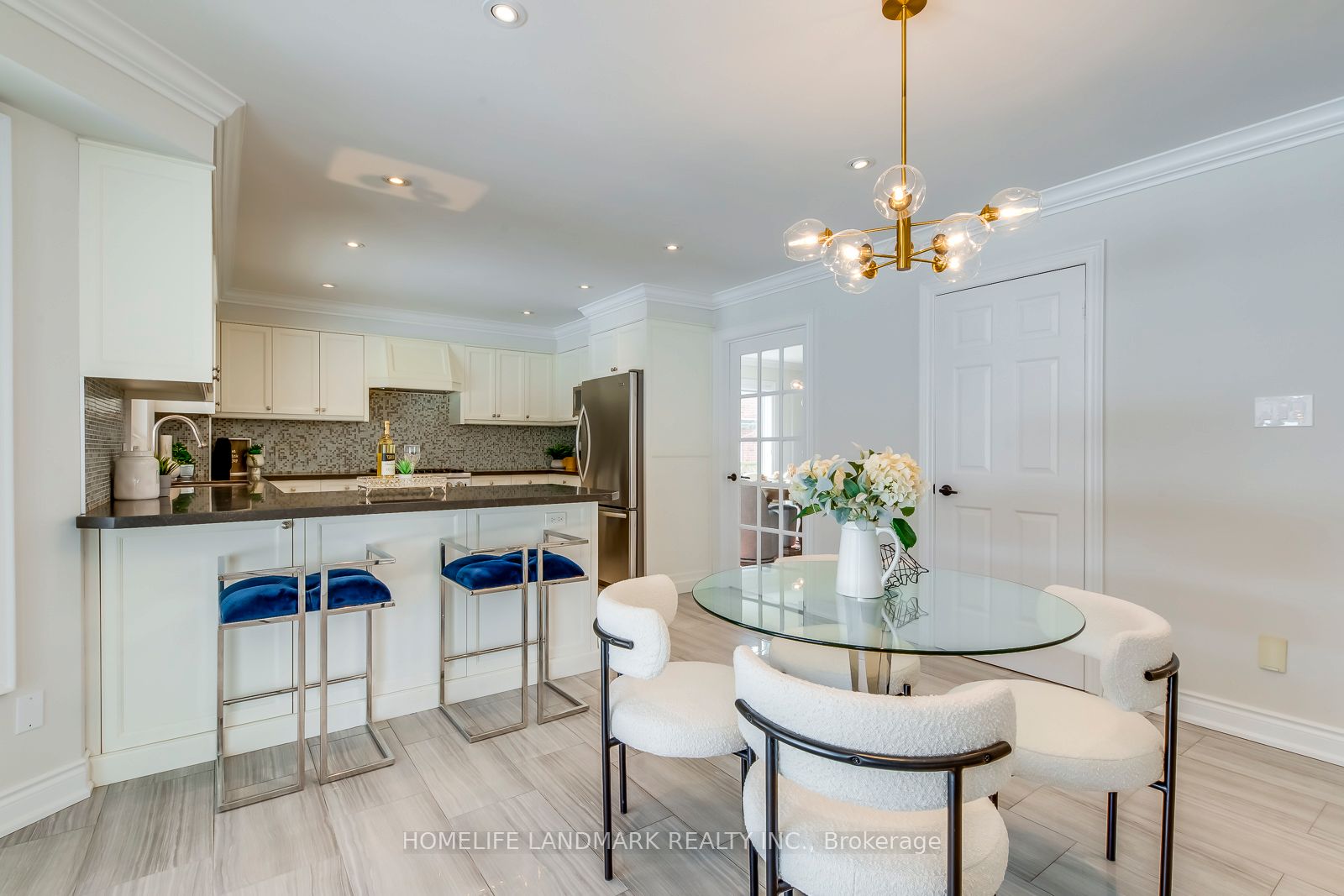 503 BLENHEIM Crescent