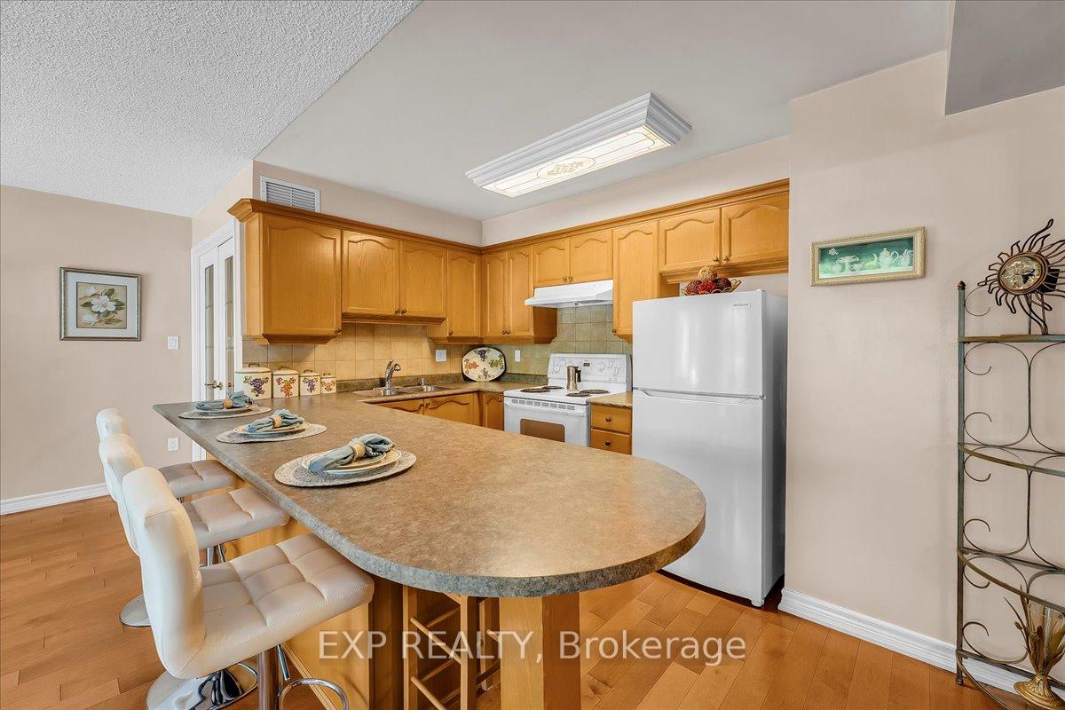 1 Bedroom Condo at 141 Woodbridge, Vaughan For sale