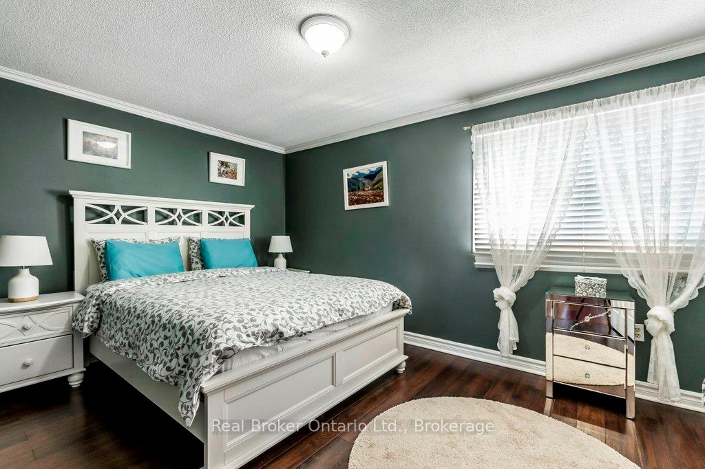 3 Bedrooms Condo at 610 Barton,  Hamilton For sale