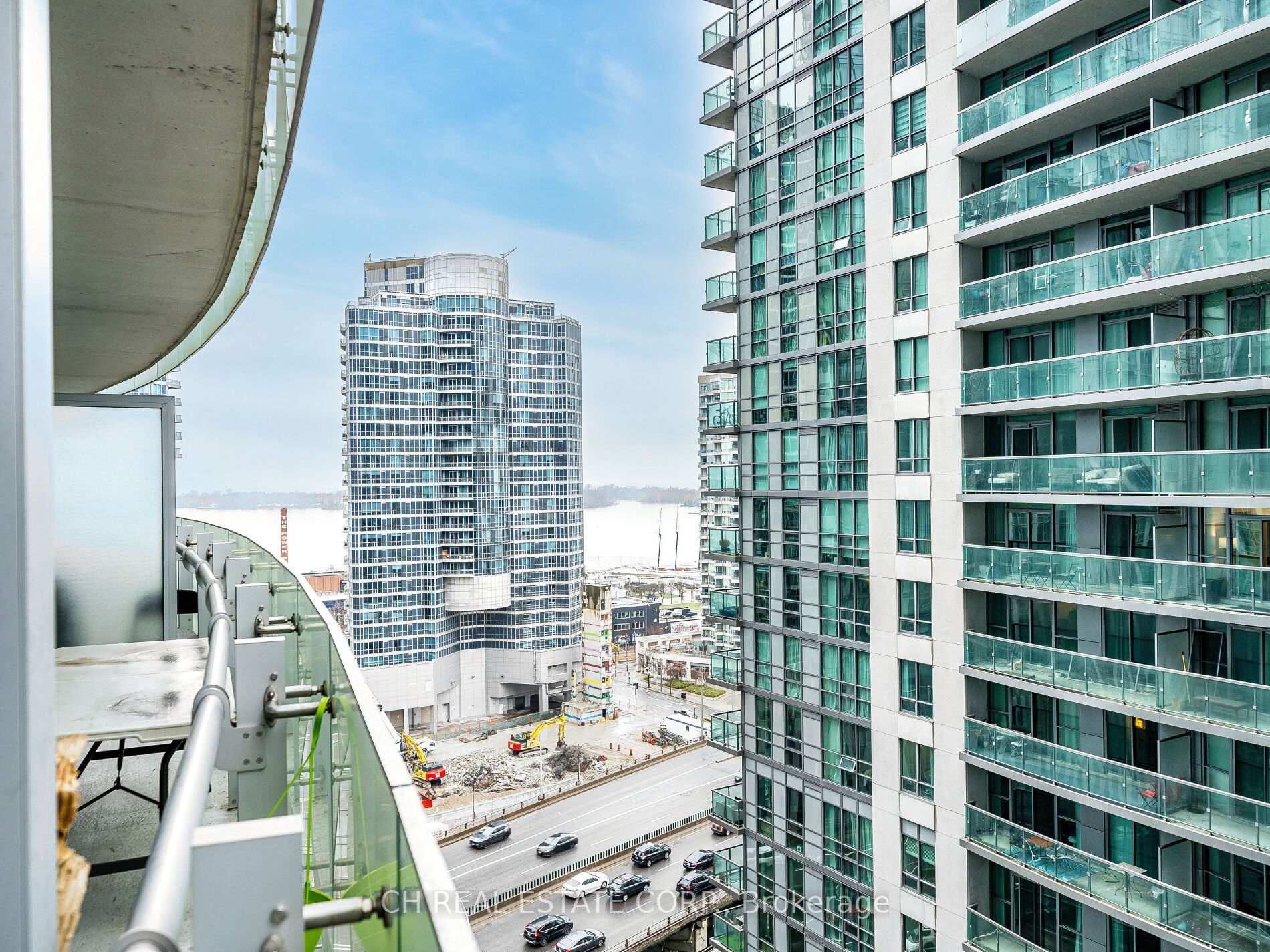2 Bedrooms Condo at 12 York,  Toronto For sale