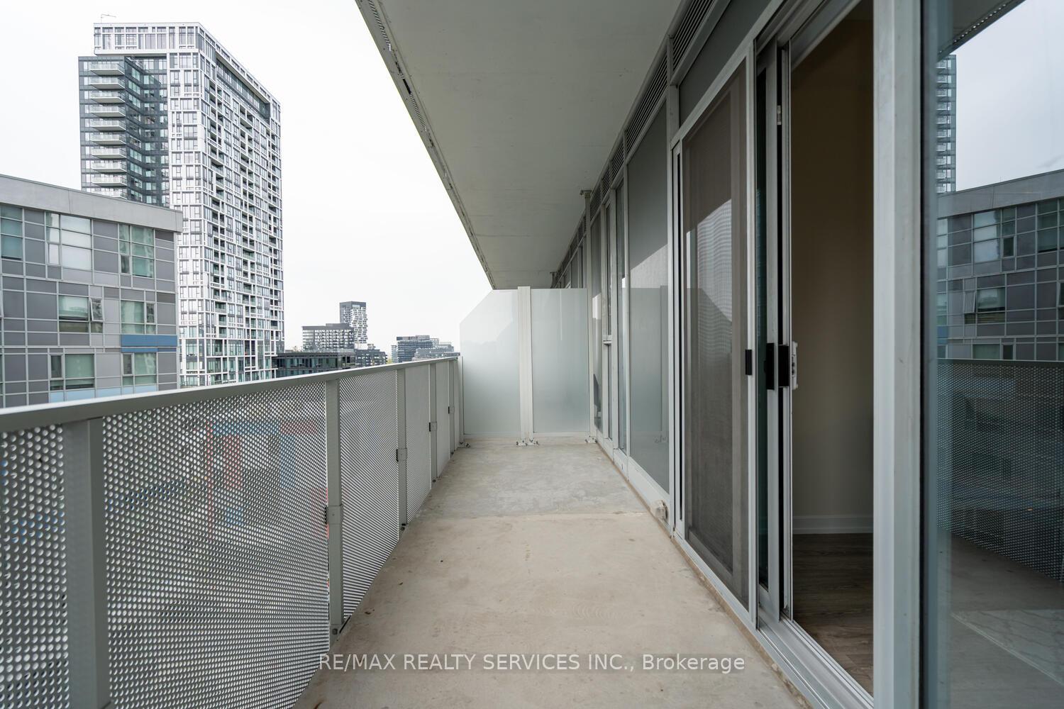 2 Bedrooms Condo at 20 Tubman, Toronto For sale