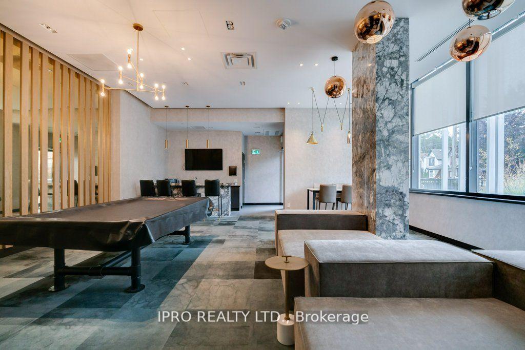 2 Bedrooms Condo at 11 Lillian, Toronto For sale