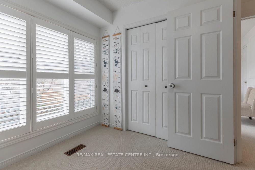 3 Bedrooms Condo at 2774 King,  Hamilton For sale
