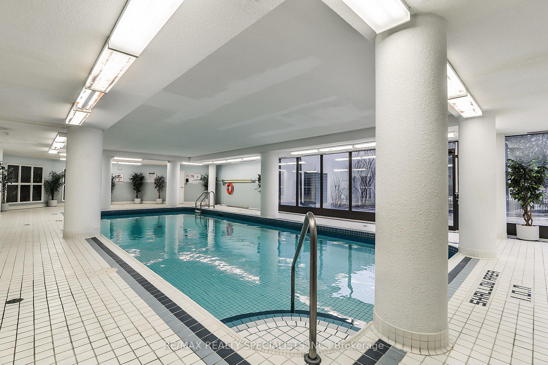 3 Bedrooms Co-op at 350 Webb, Mississauga For sale