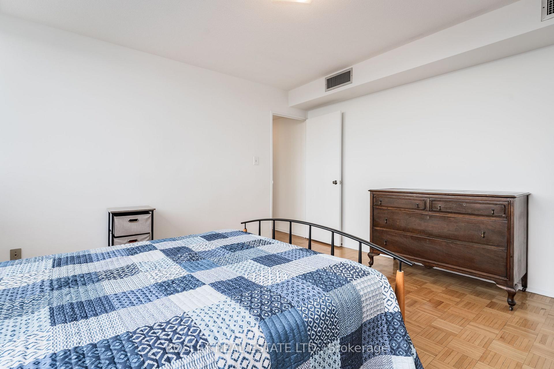 1 Bedroom Condo at 1333 Bloor, Mississauga For sale