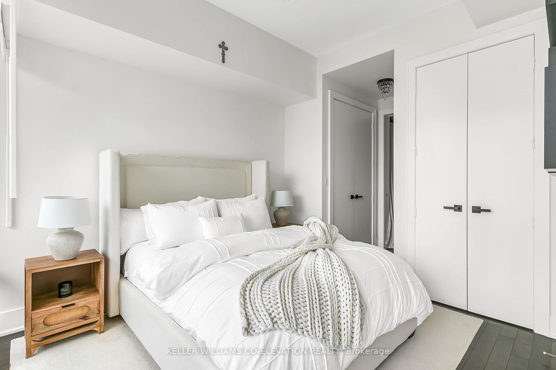 2 Bedrooms Condo at 39 Queens, Toronto For sale