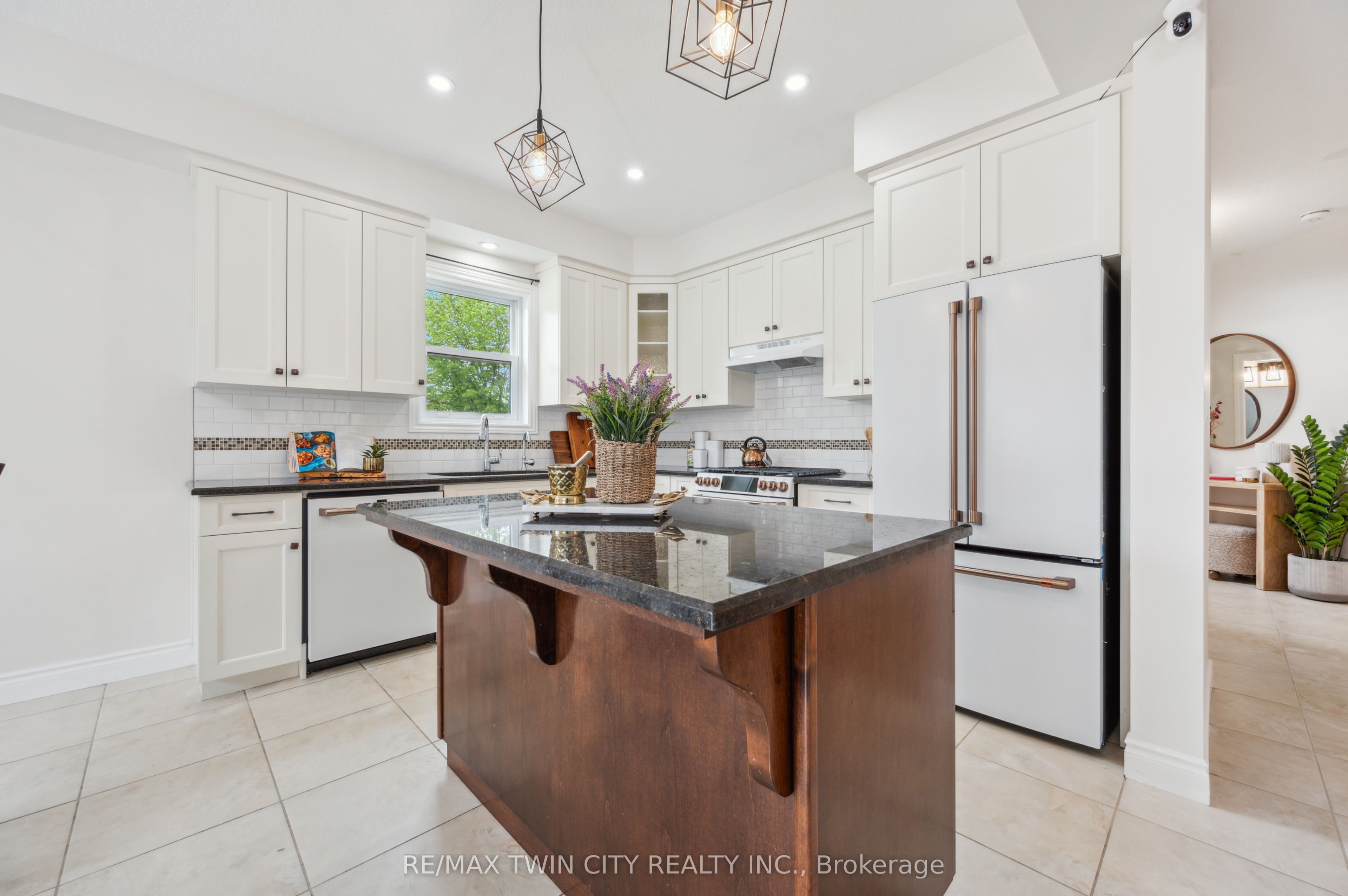 450 Applegate Court