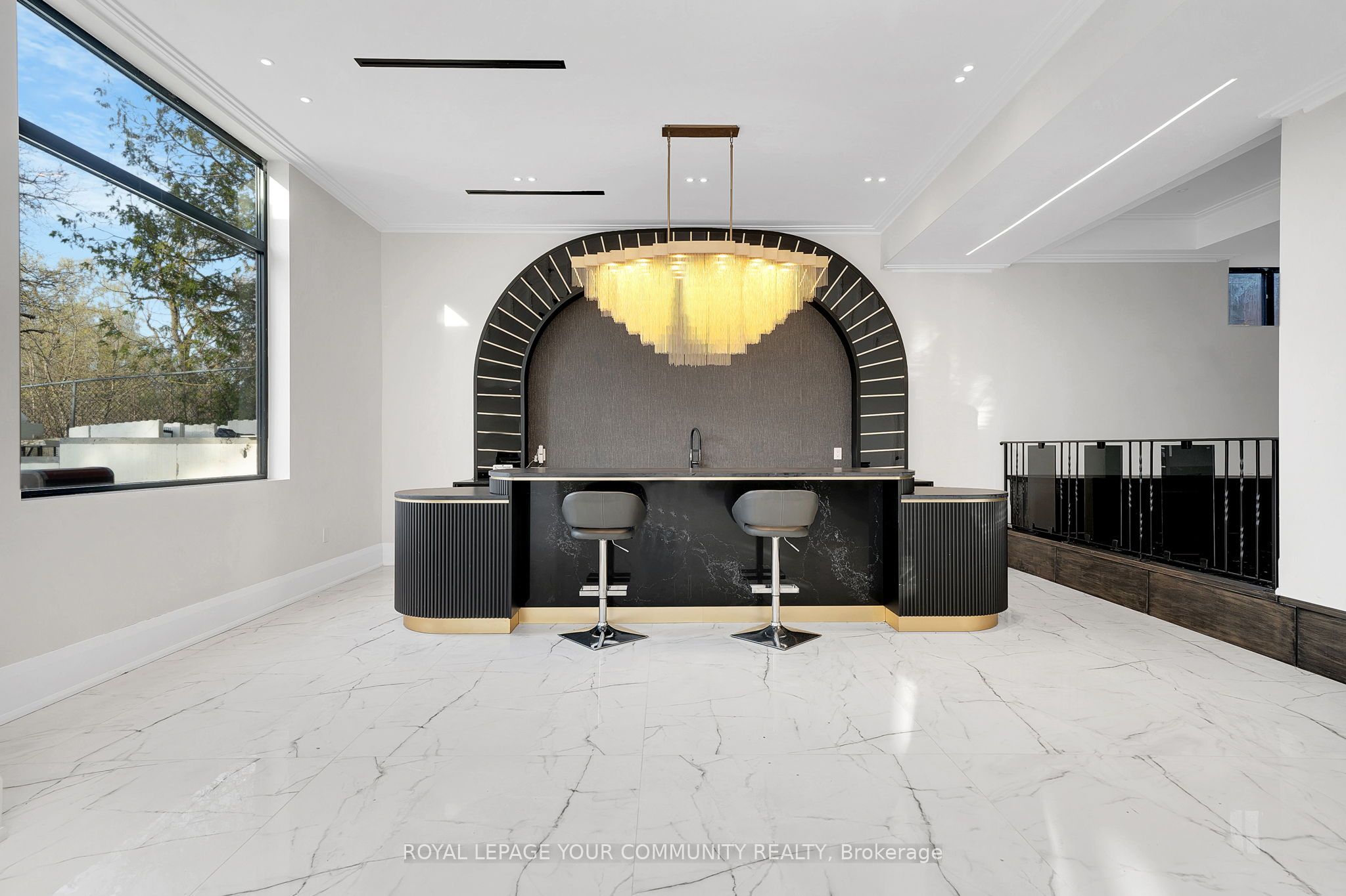 8 Poplar Drive